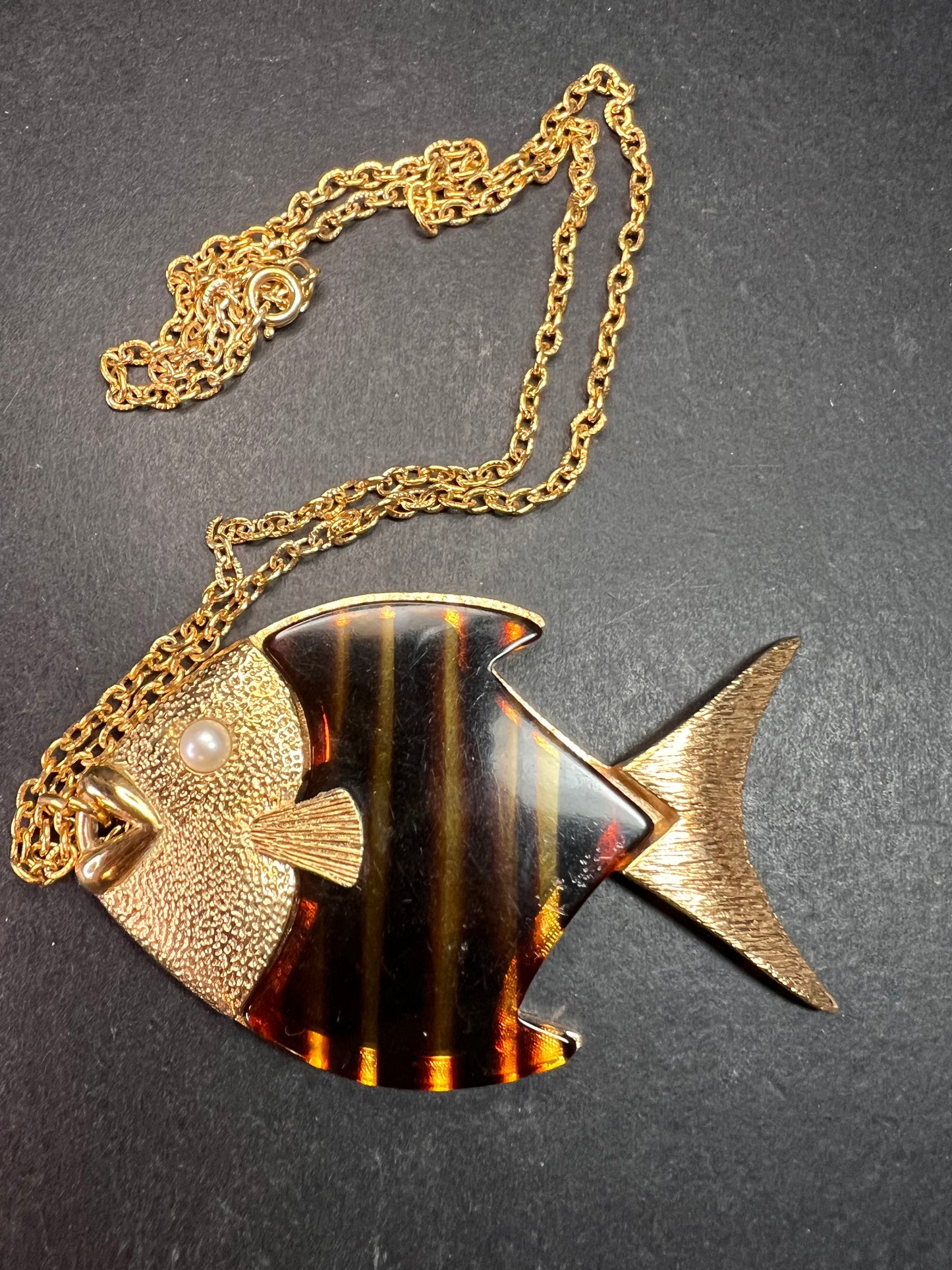 Vintage Sarah Coventry Fish Pendant Necklace 24” Gold Tone Lucite Pearl