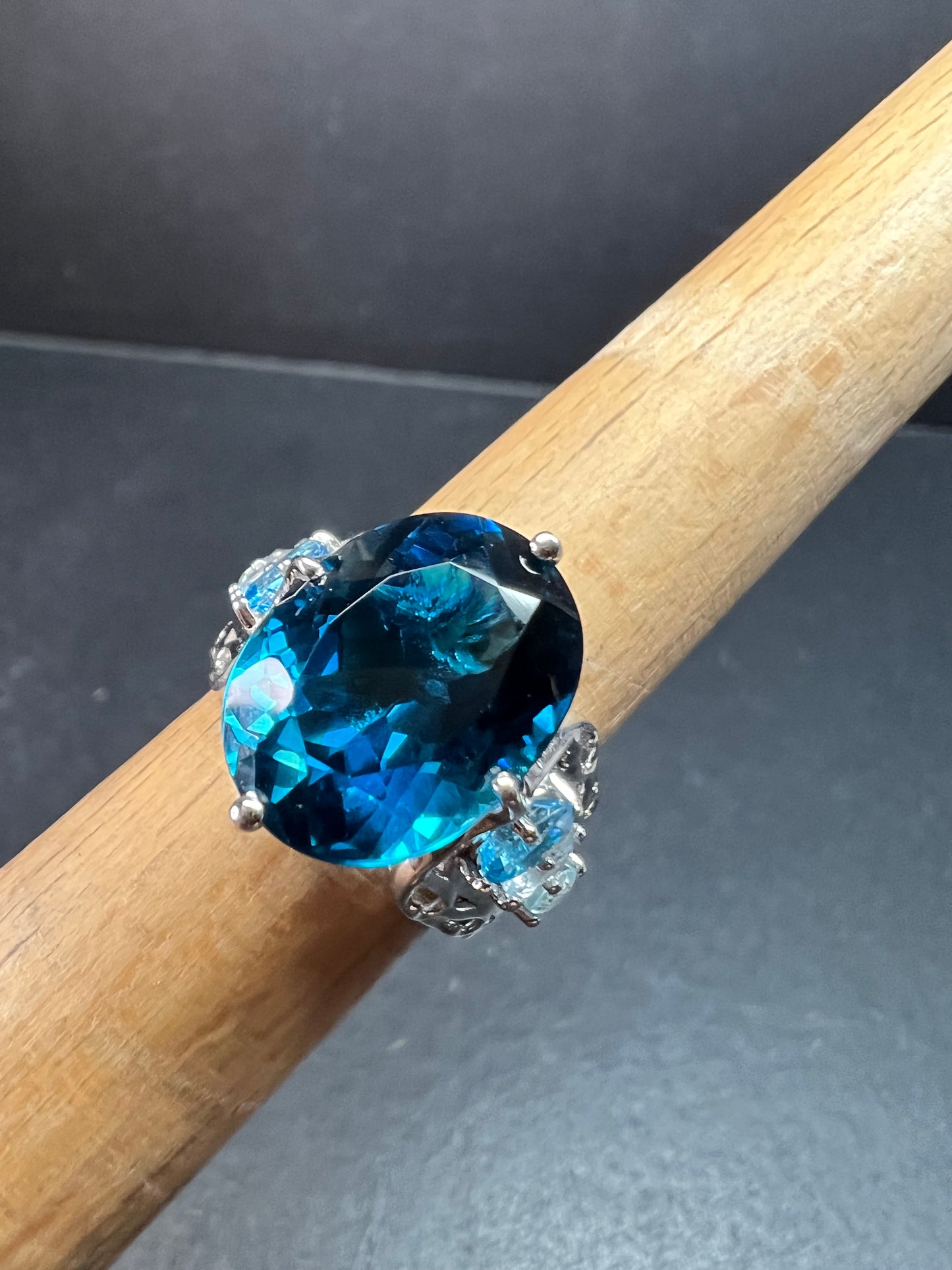 Sterling Silver London Blue Topaz Ring Size 6.5