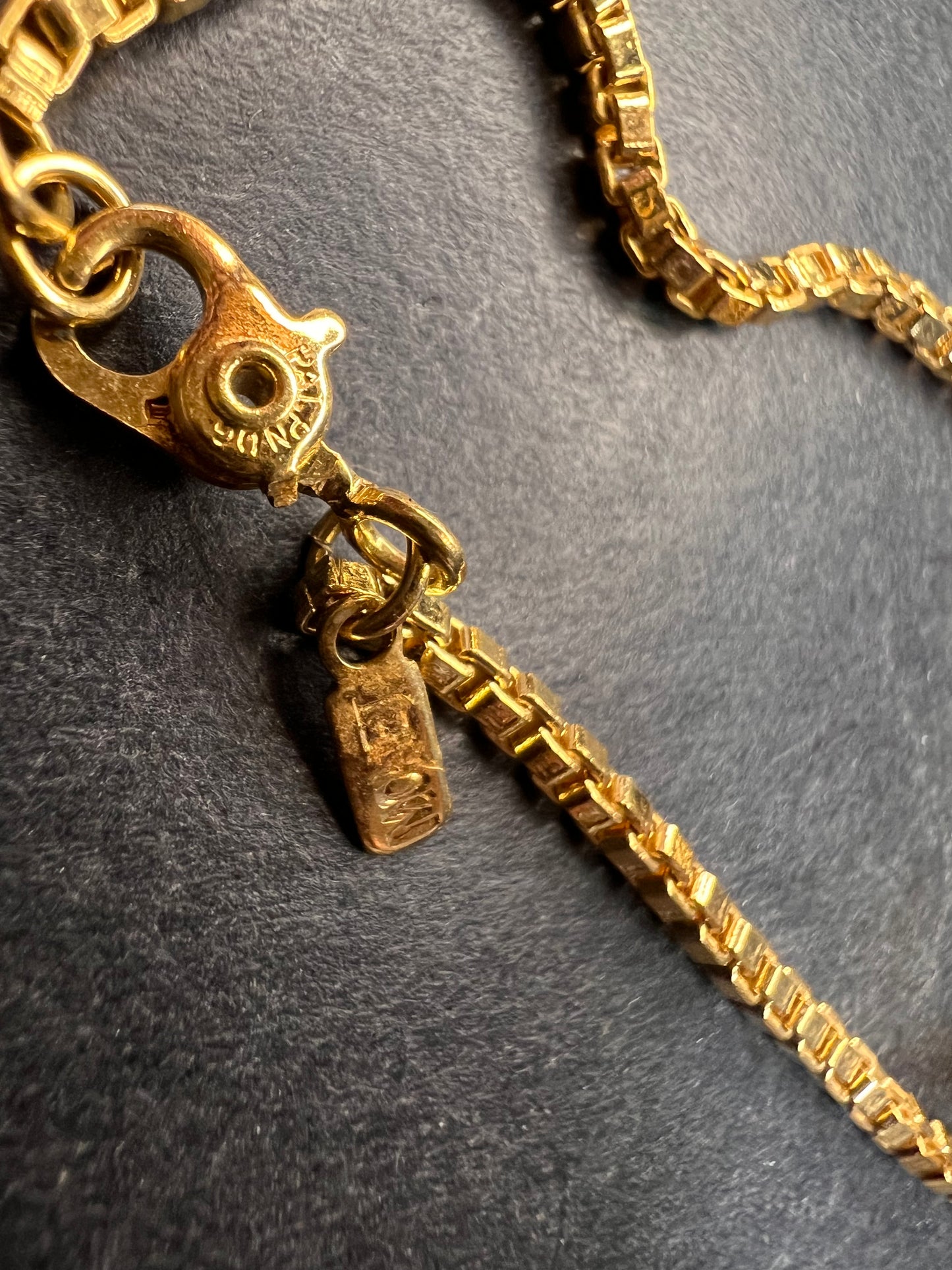 Vintage Monet Pisces Ouroboros Gold Tone Necklace 18 Inch