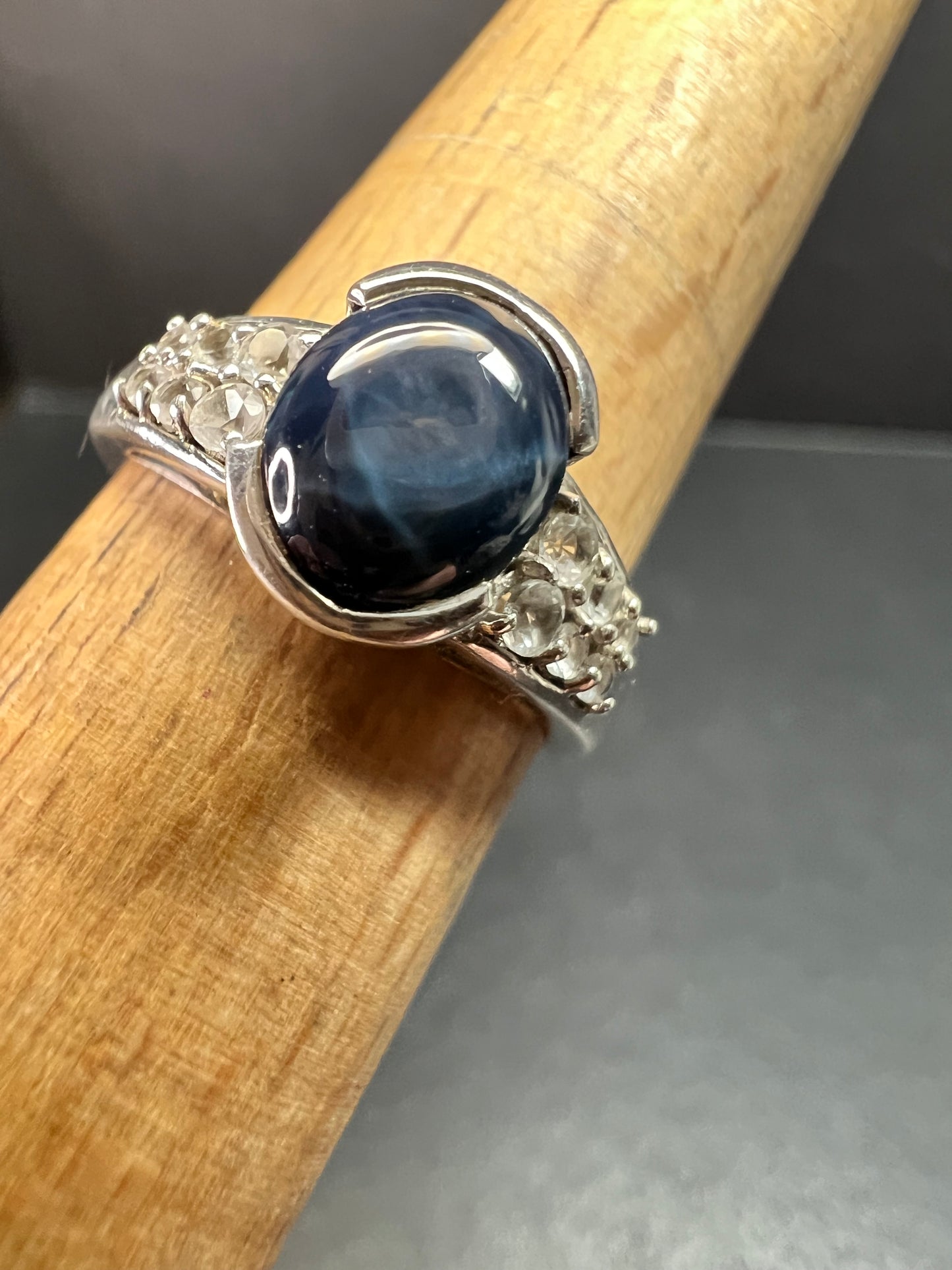 Vintage Star Sapphire & White Topaz Sterling Silver Ring 8