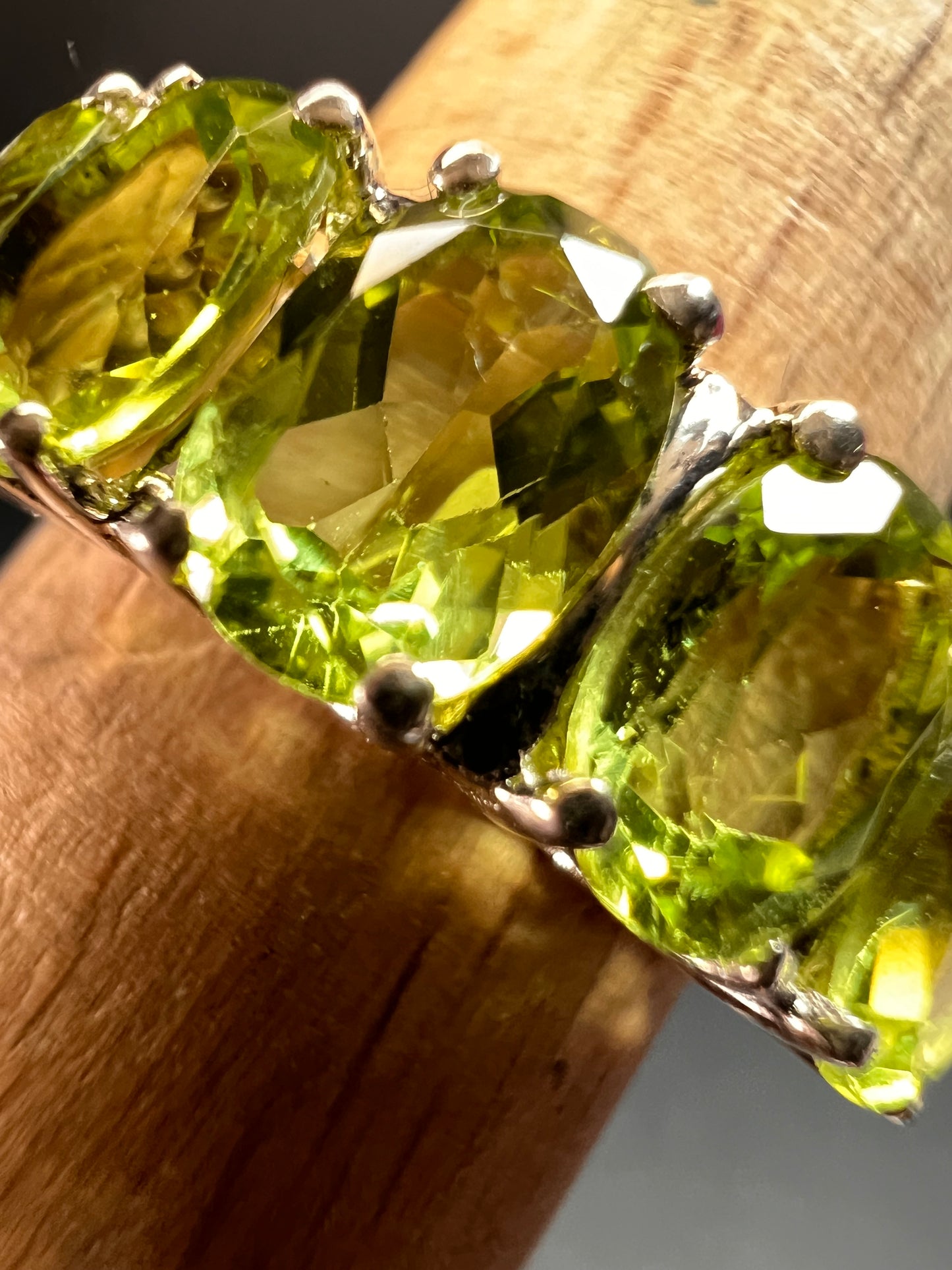 Vintage peridot five stone sterling silver ring size 7
