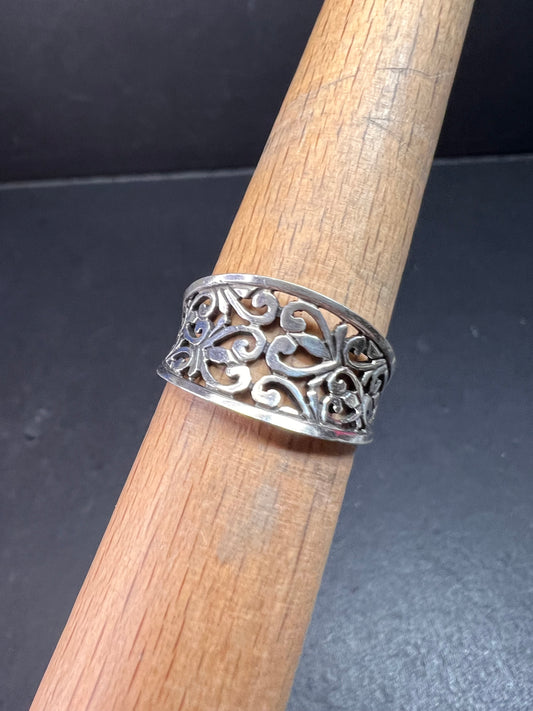 Vintage Sterling Silver Scrollwork Delicate Design Ring Size 8
