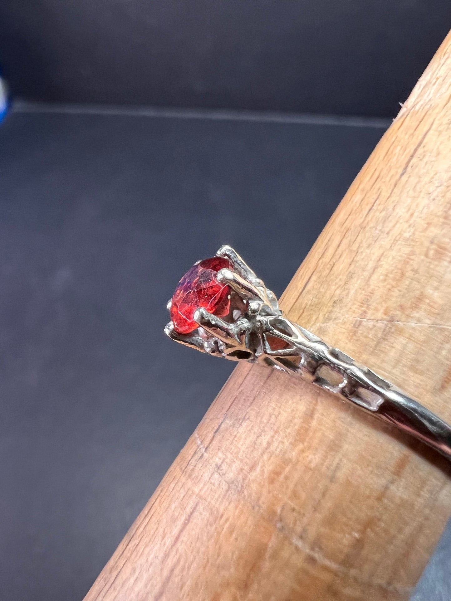 Vintage 10k White Gold Garnet Solitaire Ring – Size 6.5 – Magnolia Jewelry