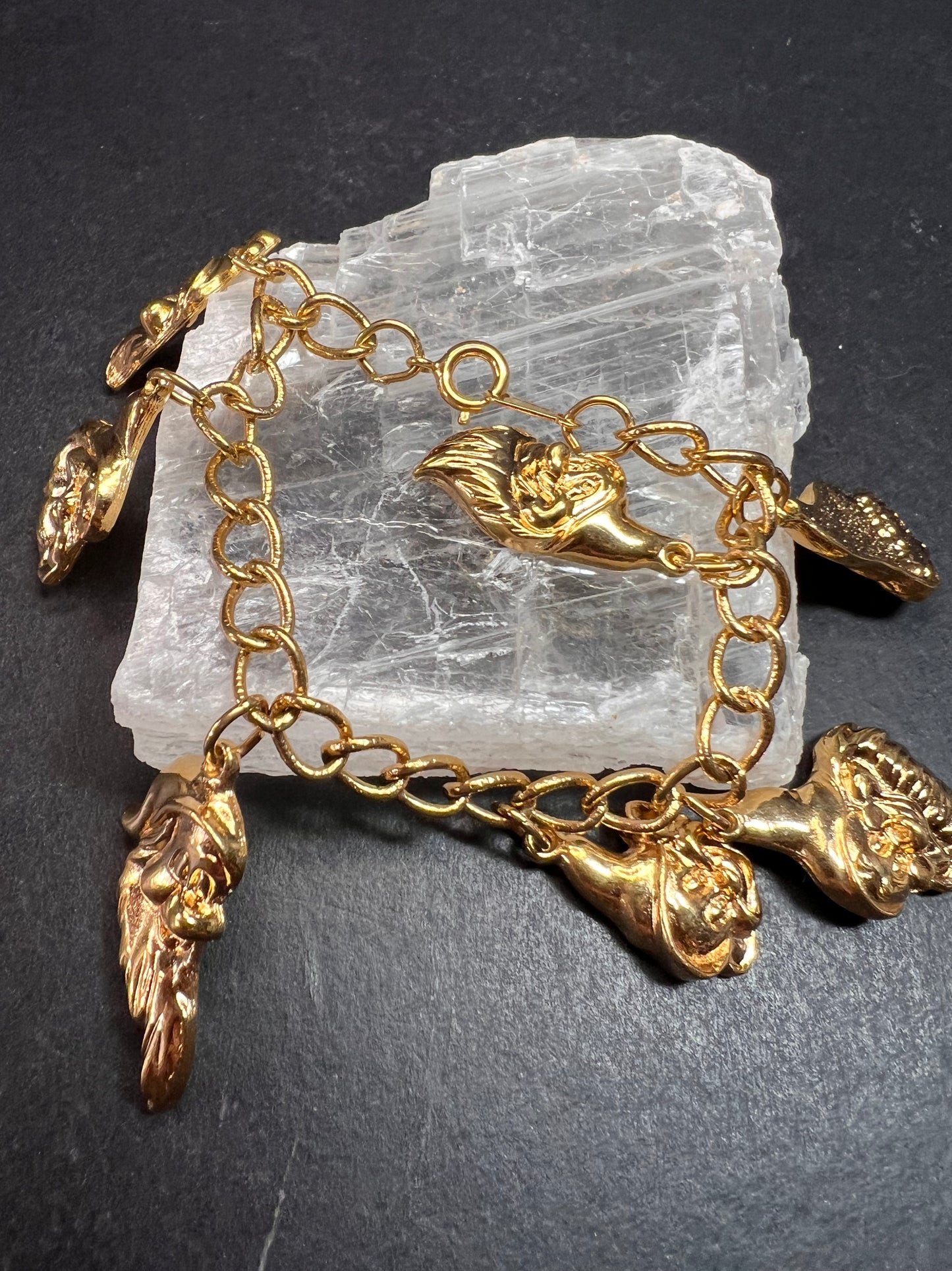 Vintage Disney Seven Dwarfs Gold Tone Charm Bracelet 6.5”