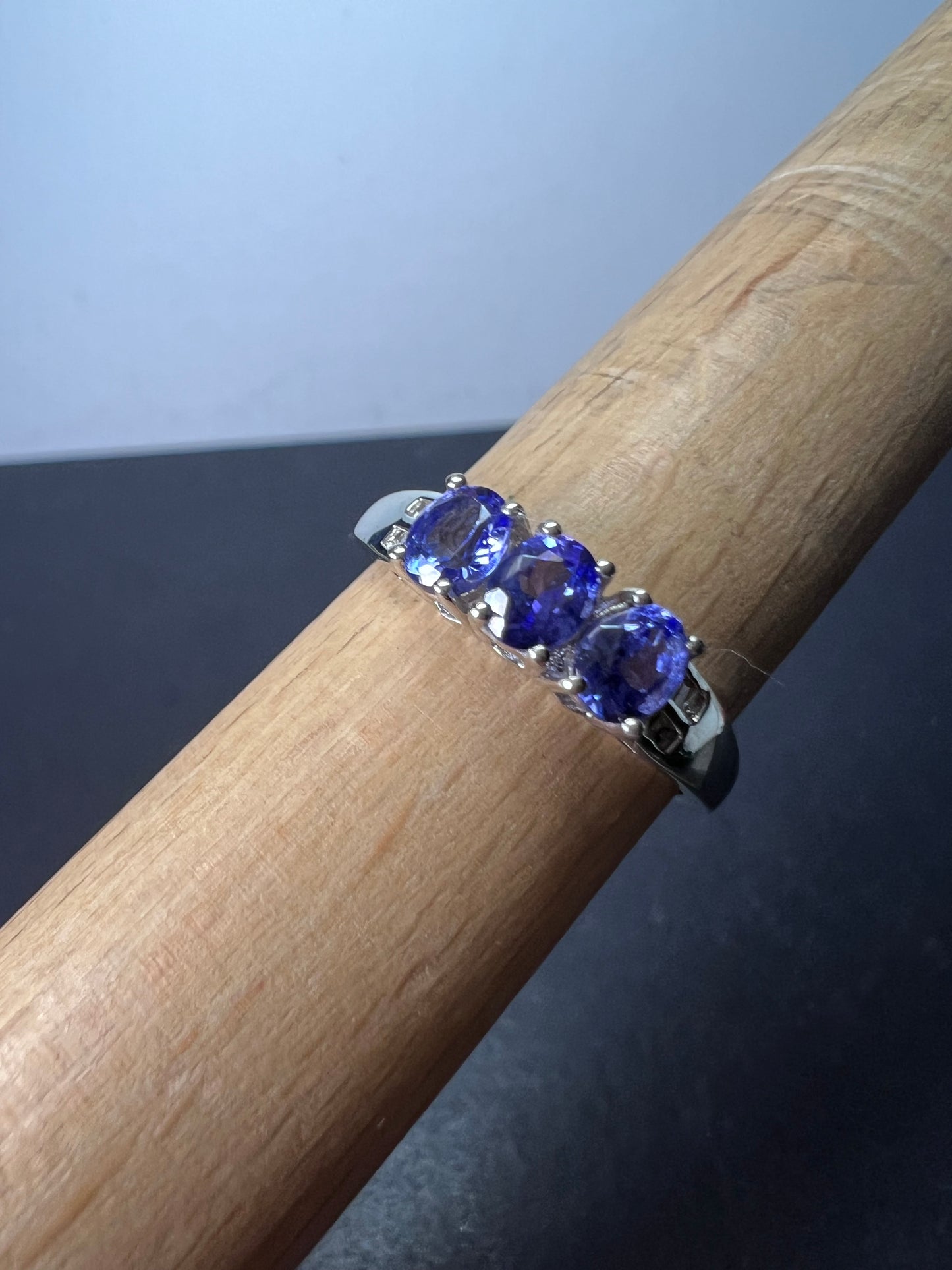 Tanzanite and diamond ring In sterling silver size 9