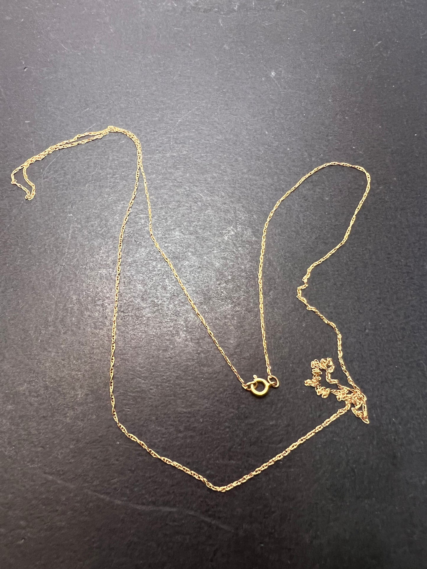 10k yellow gold chain 22 inches .53 grams