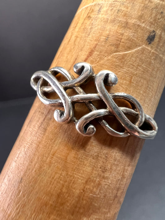 Vintage Celtic knot work sterling silver ring size 8