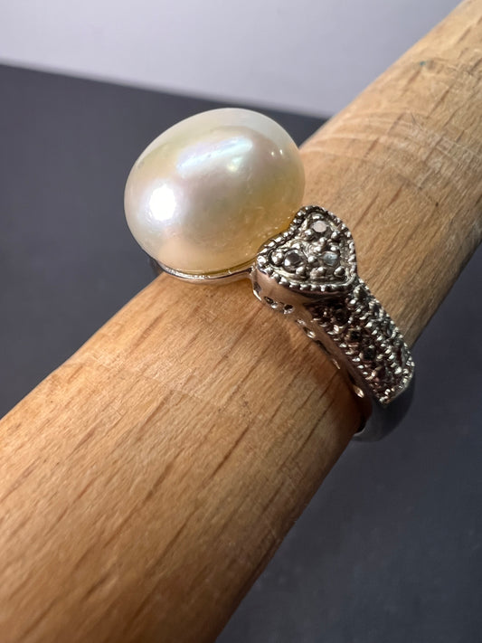 White Cultured Freshwater Pearl And White Topaz Sterling Silver Ring size 8