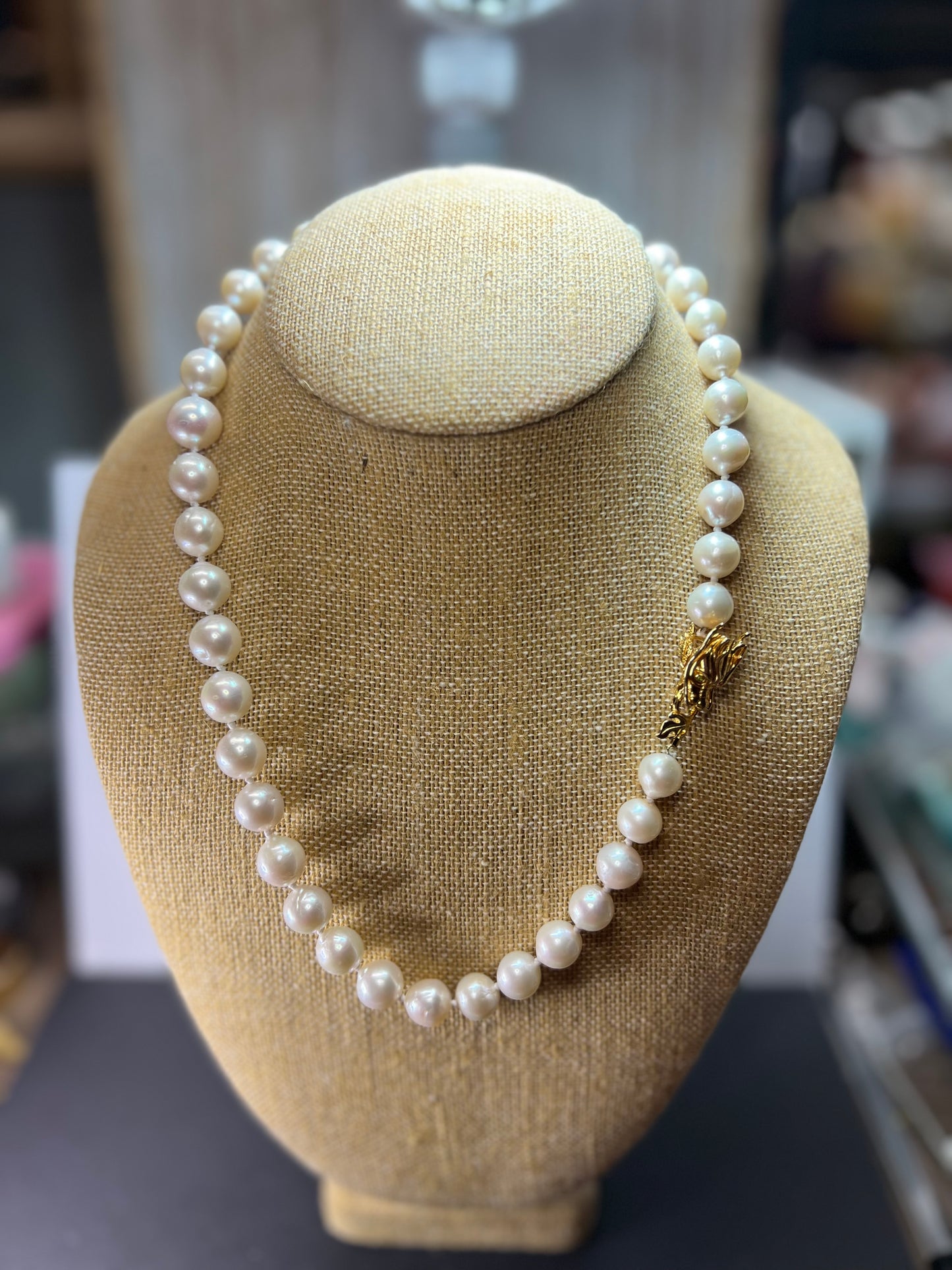 10-11mm white cultured pearl necklace with gold over sterling silver wolf head clasp 20 inch