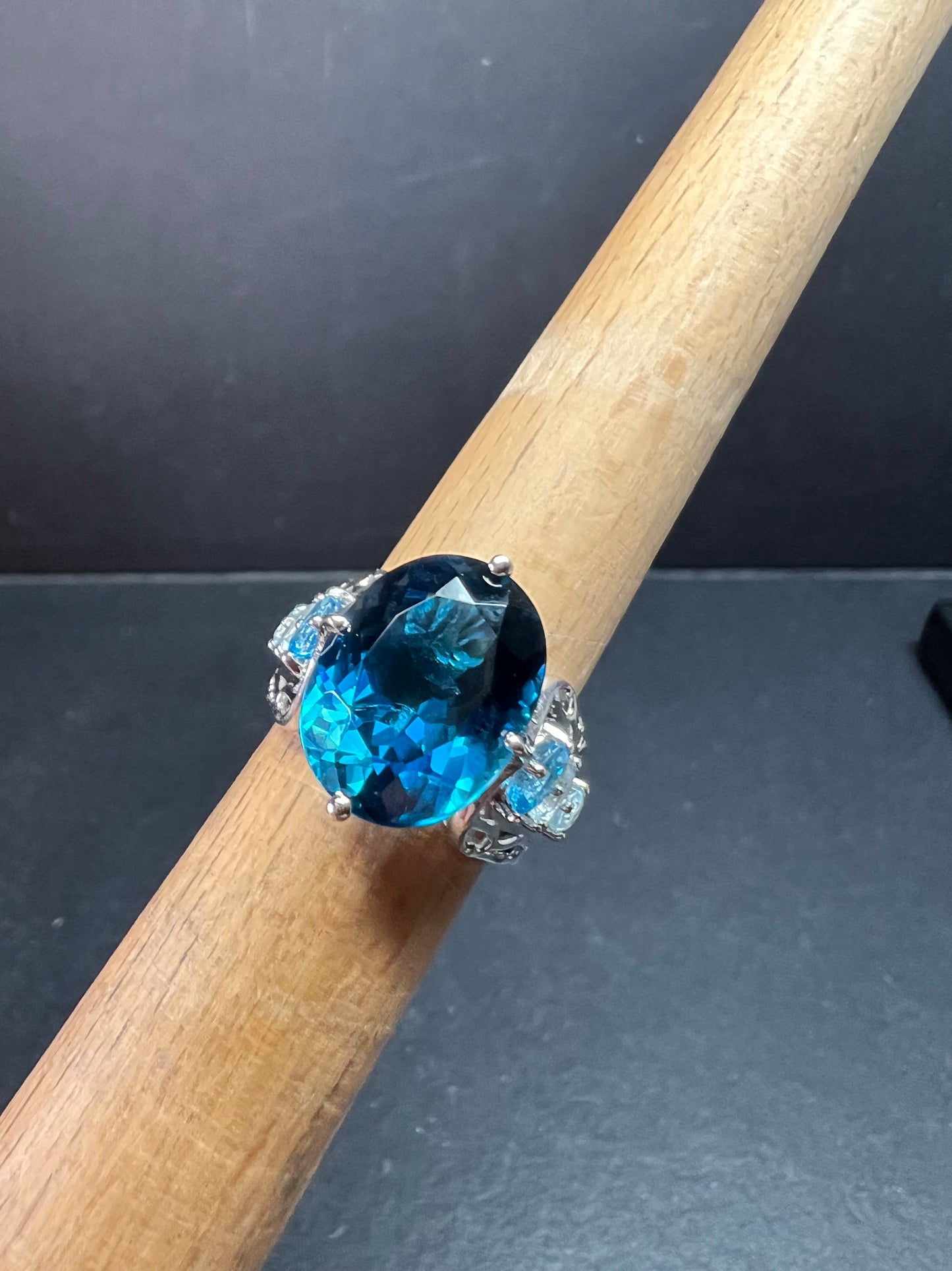 Sterling Silver London Blue Topaz Ring Size 6.5