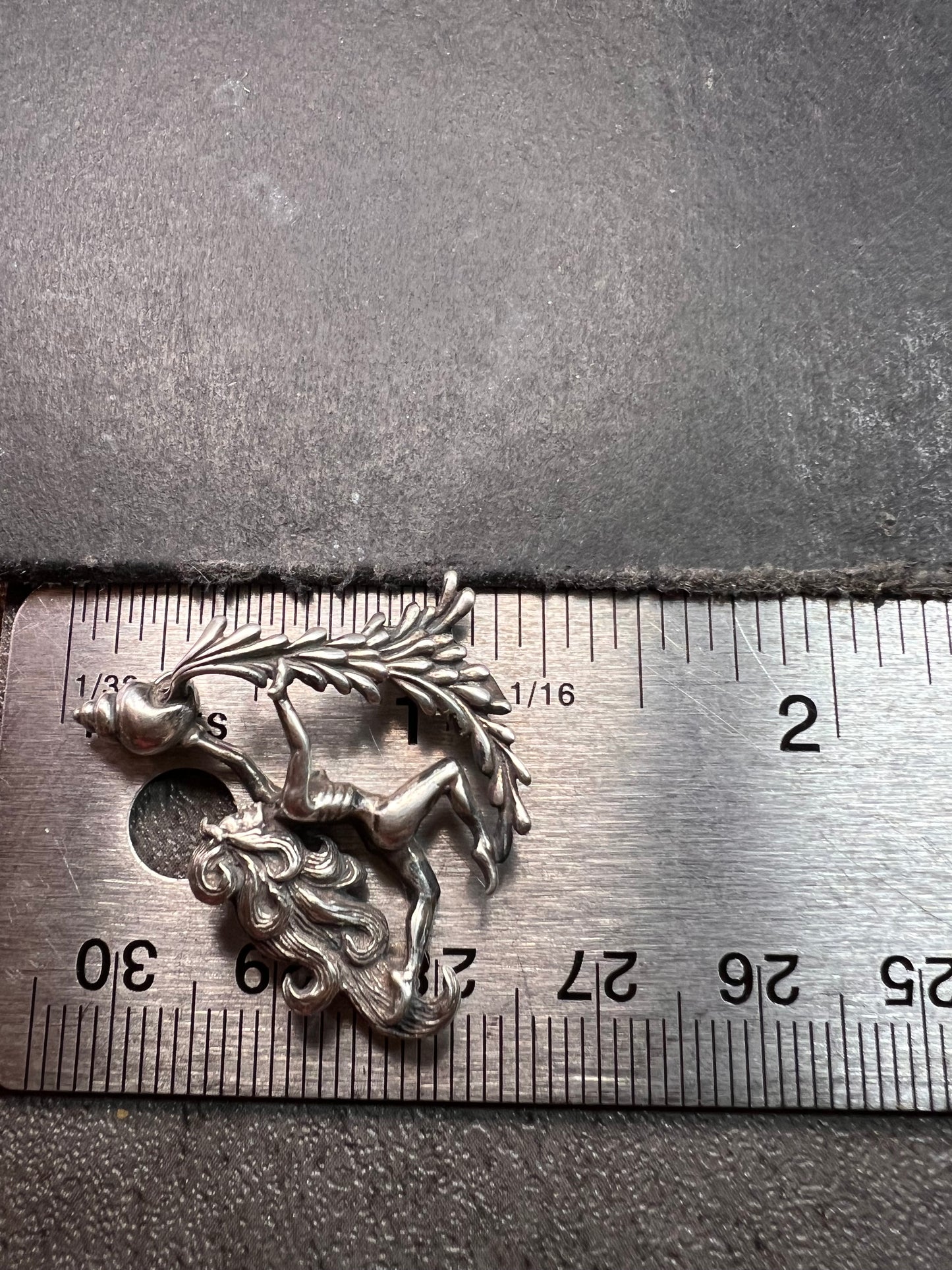 Vintage Sterling Silver Aquarius Water Bearer Zodiac Pendant 3.72g