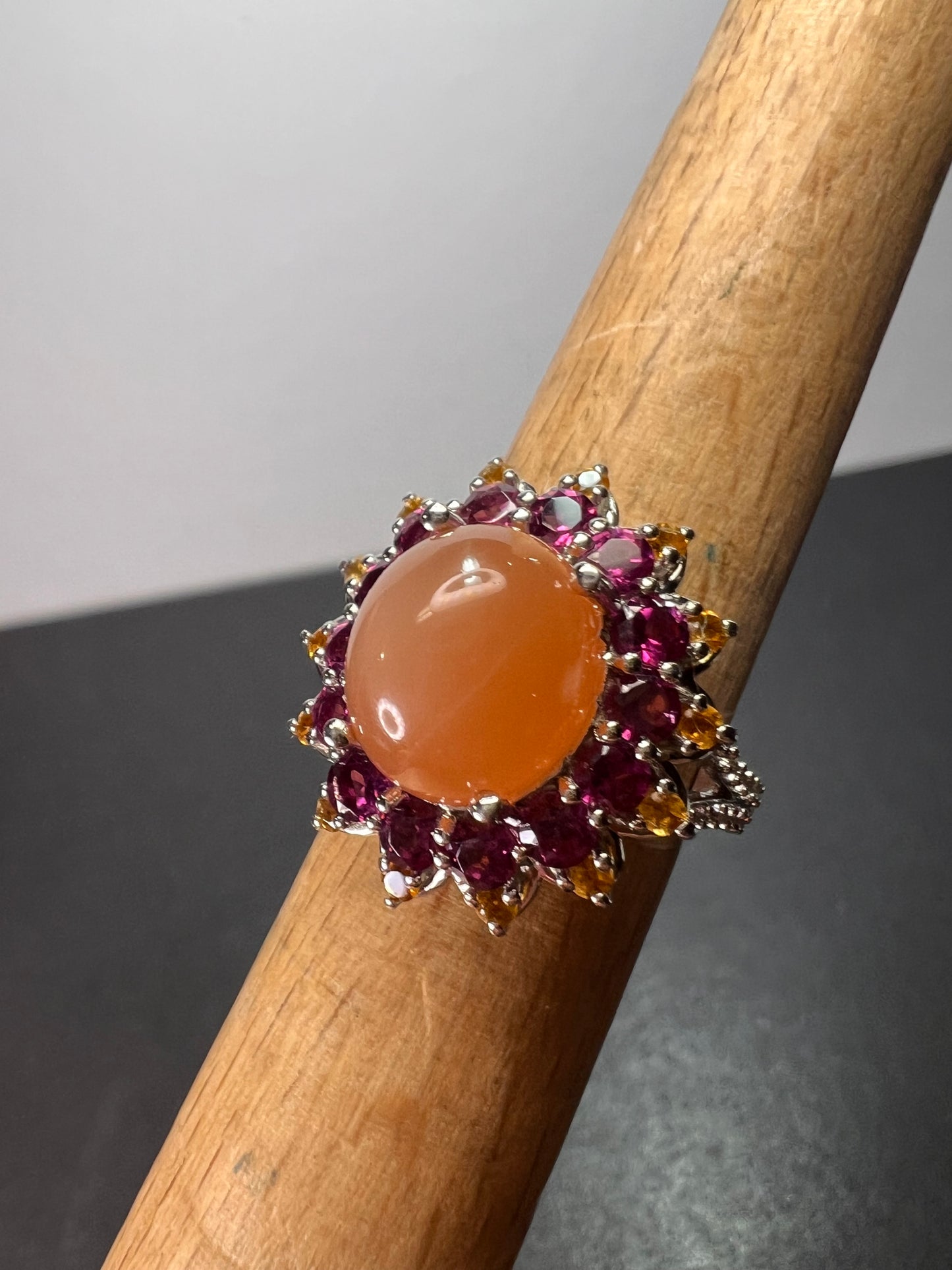 Peach moonstone and raspberry rhodolite garnet sunburst ring in platinum over sterling silver size 7 *NEW*