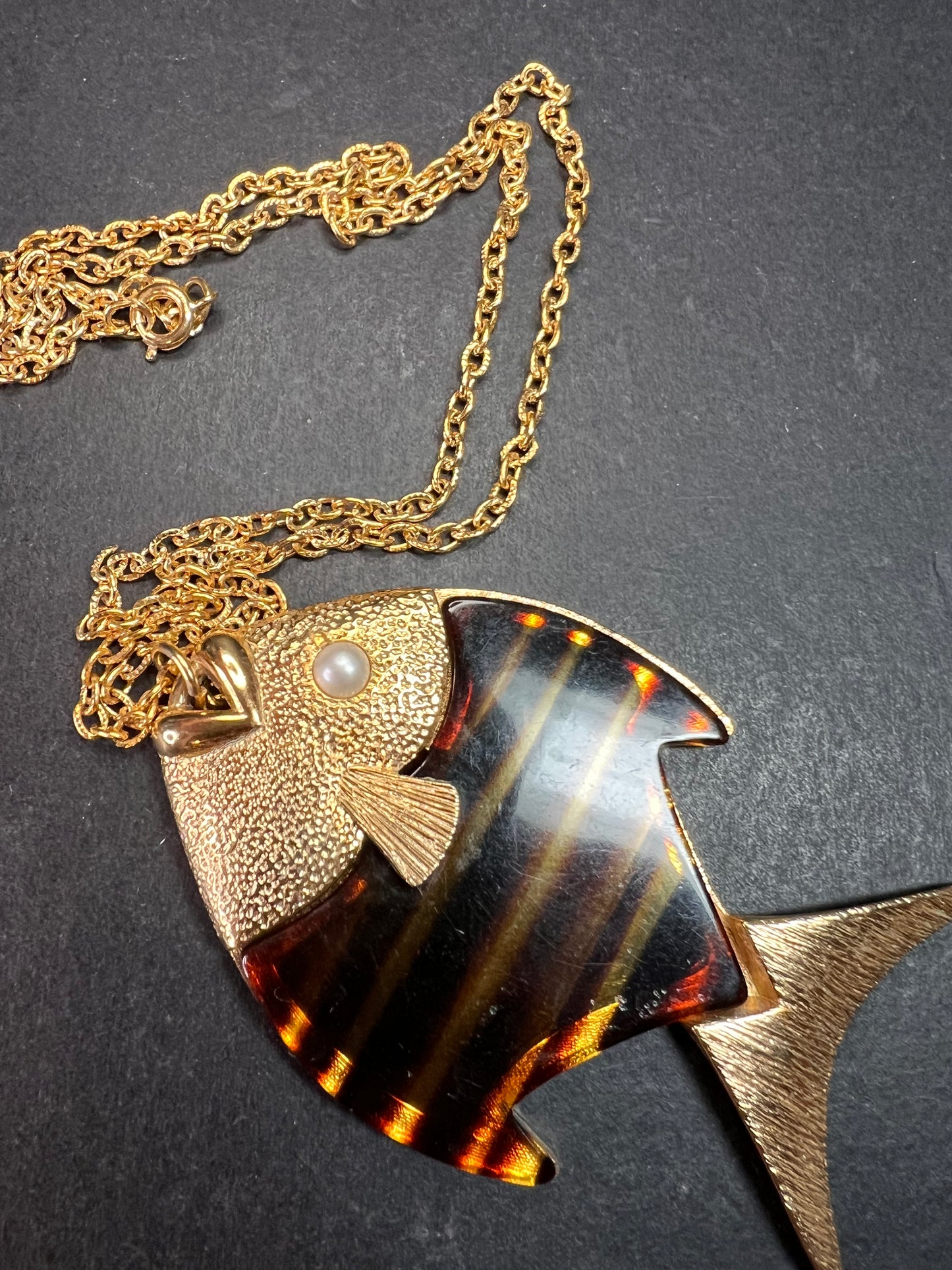 Vintage Sarah Coventry Fish Pendant Necklace 24” Gold Tone Lucite Pearl
