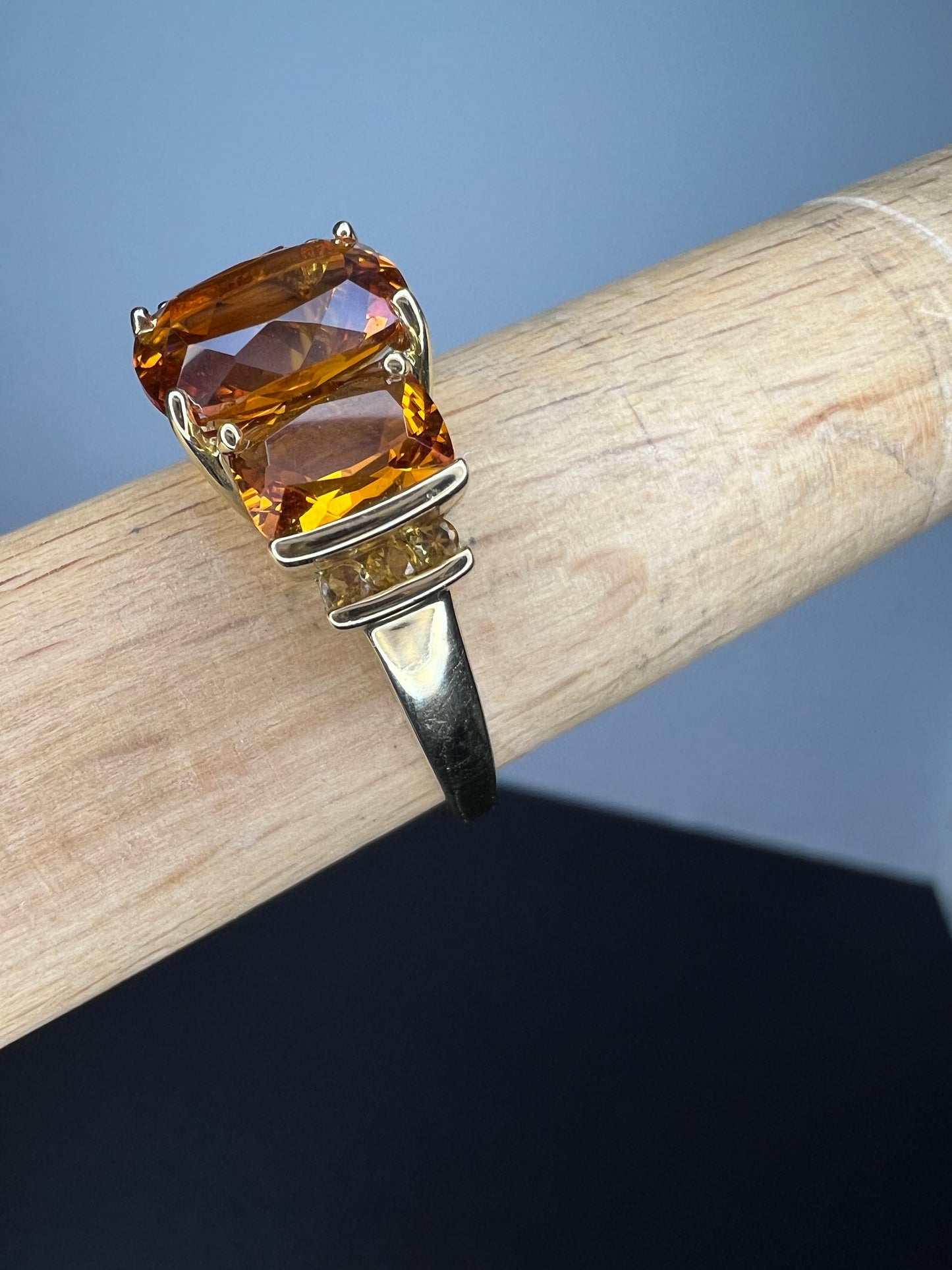 10k gold Mandarin citrine 3 stone Samuel Aaron ring size 9