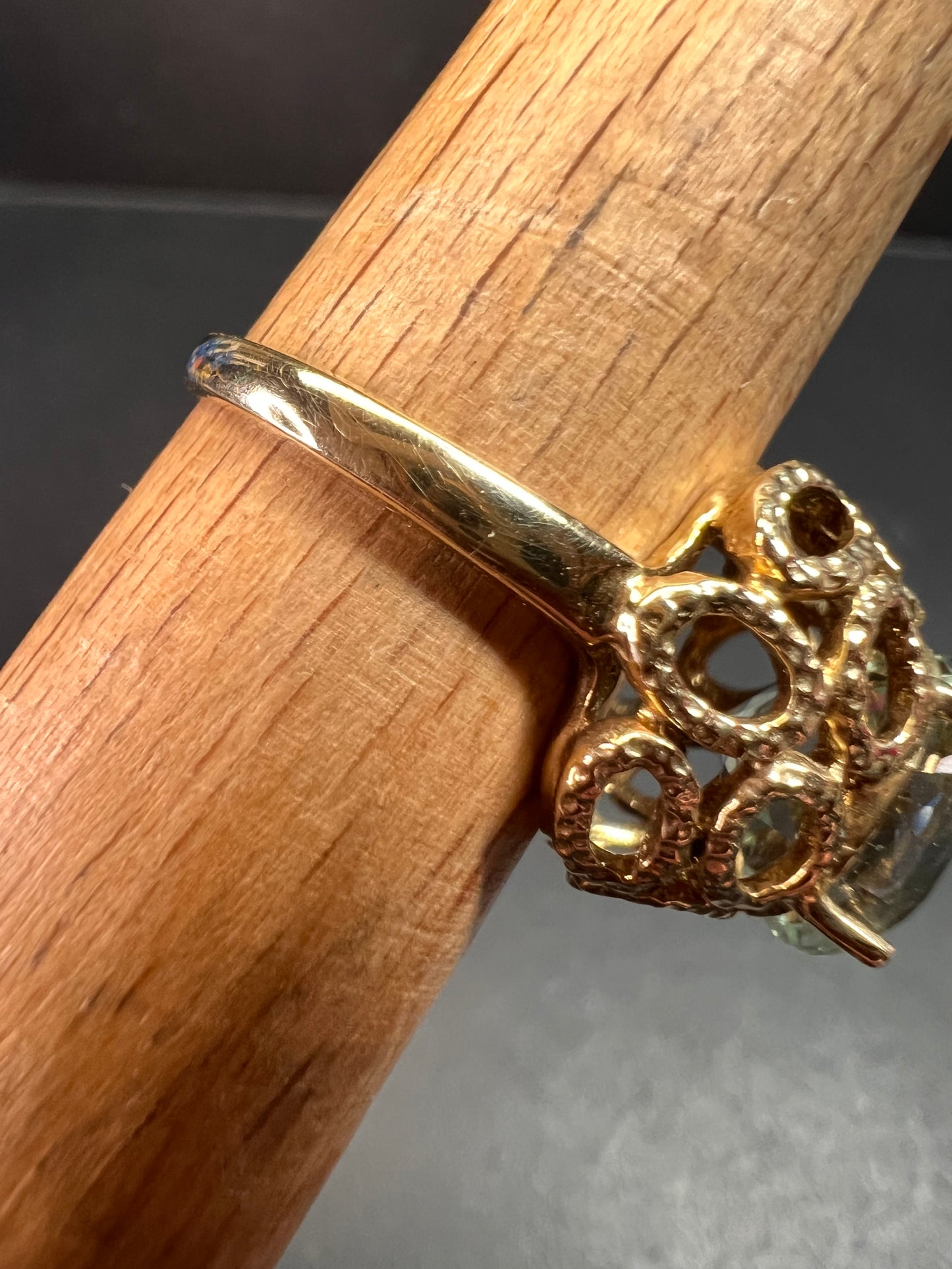 Vintage 10K Yellow Gold Prasiolite (Green Amethyst) Filigree Statement Ring Size 7