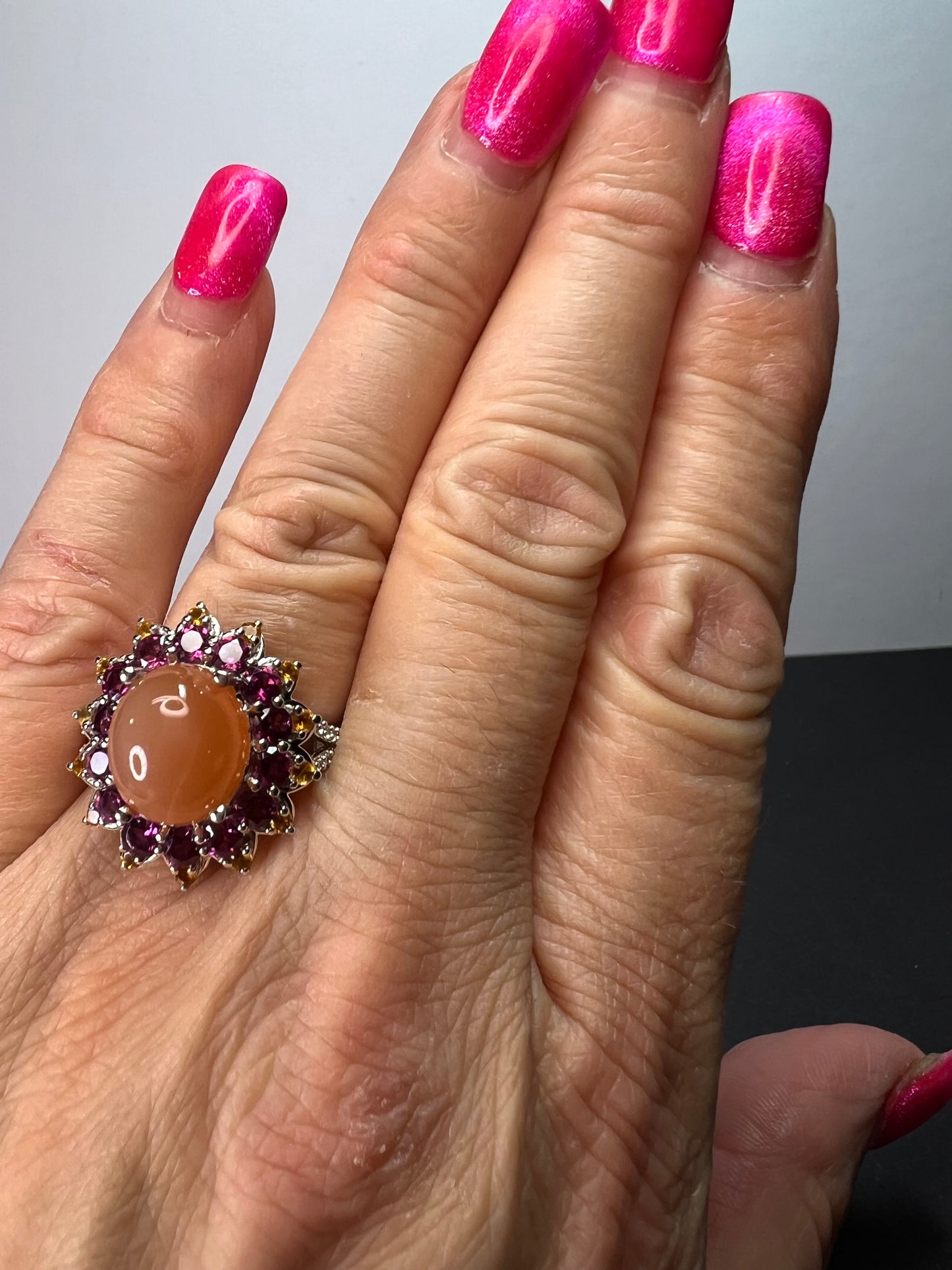 Peach moonstone and raspberry rhodolite garnet sunburst ring in platinum over sterling silver size 7 *NEW*