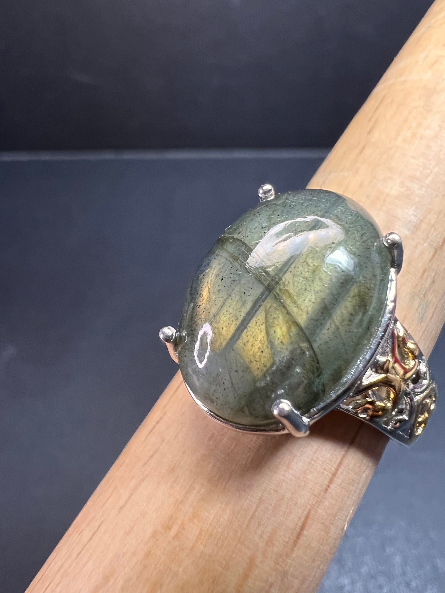 NEW Karis labradorite two toned ring size 9