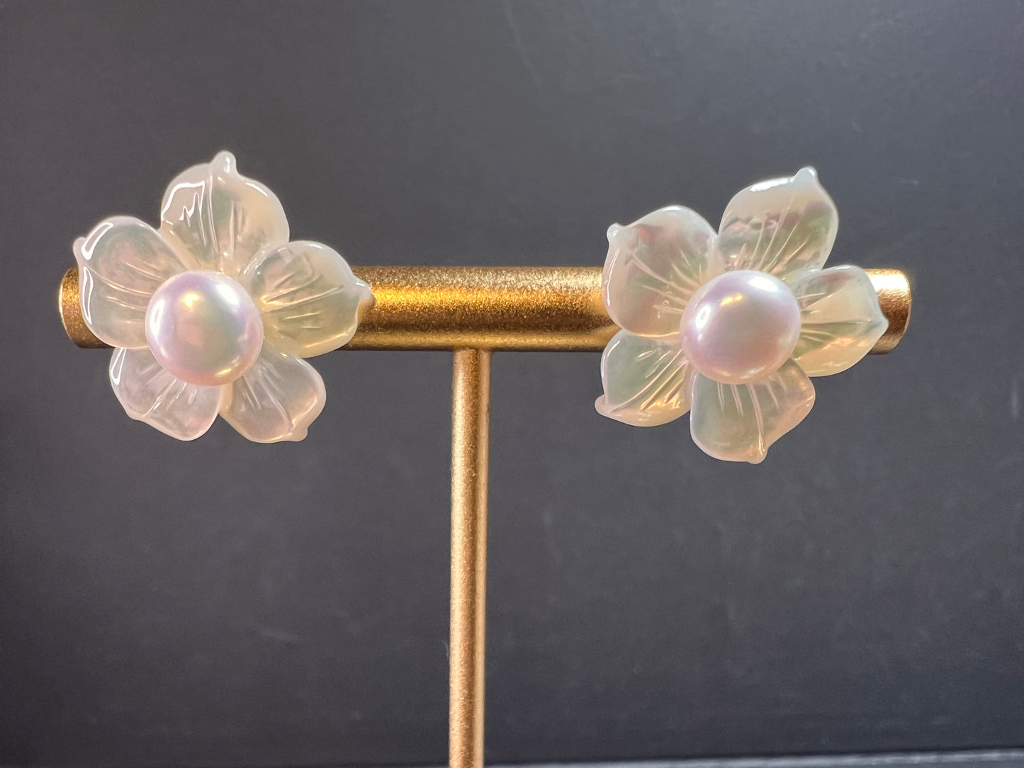 Vintage dead stock set of mother of pearl plumeria stud earrings in sterling silver