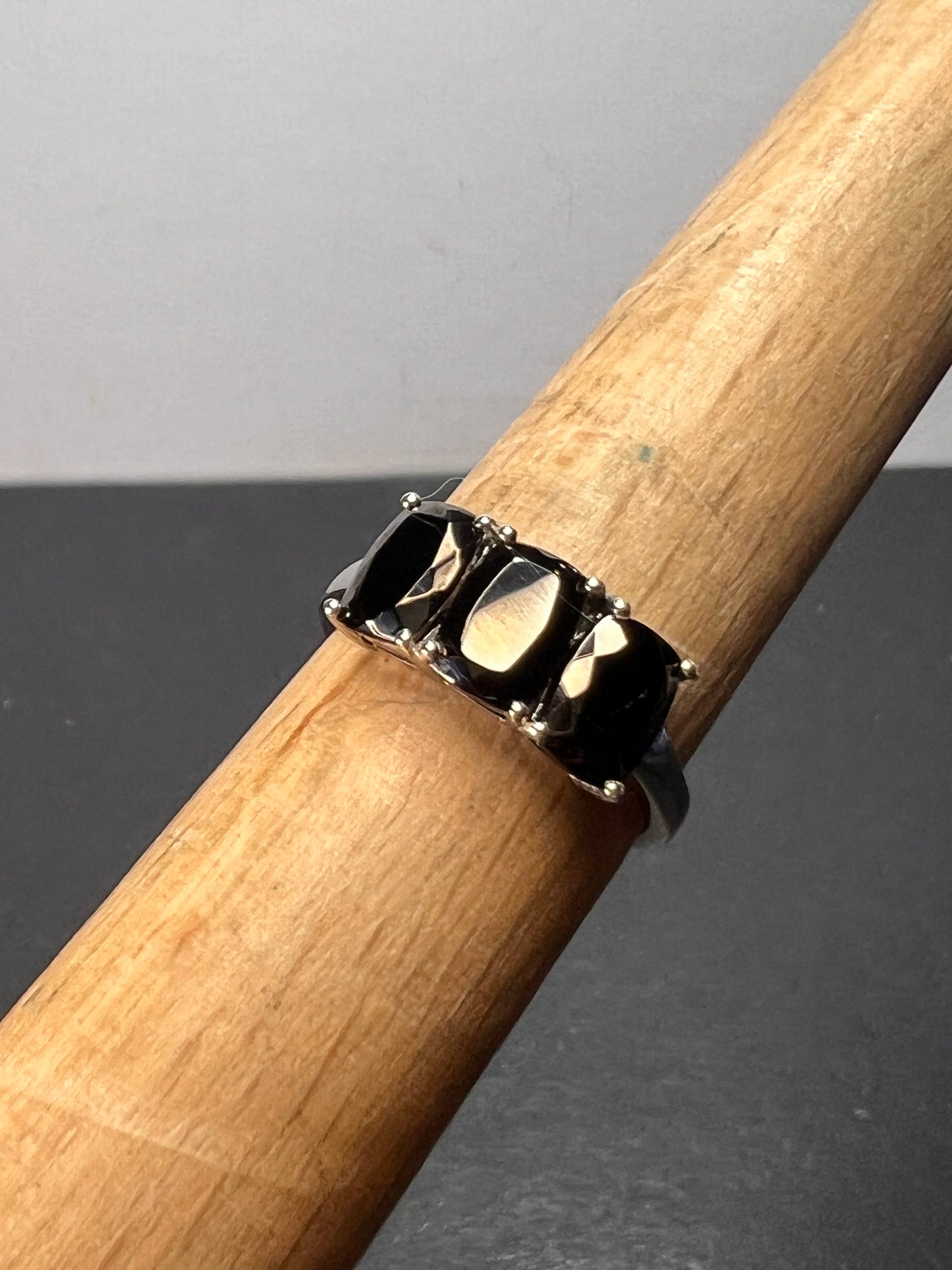 Elite shungite trilogy ring in platinum over sterling silver size 7 *NEW*