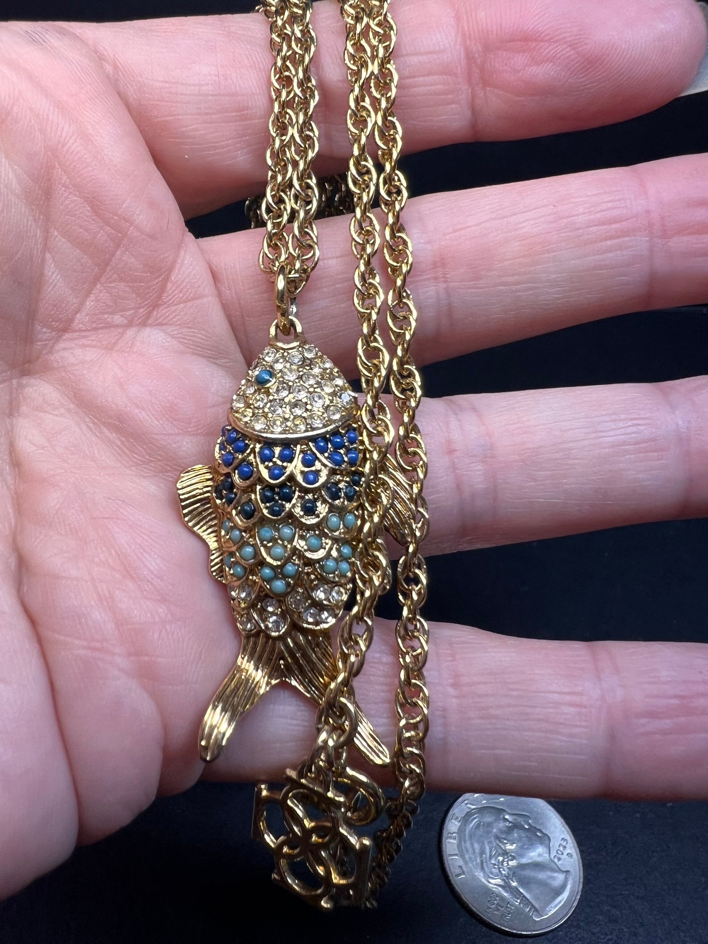 Vintage Ann Taylor gold tone fish pendant necklace