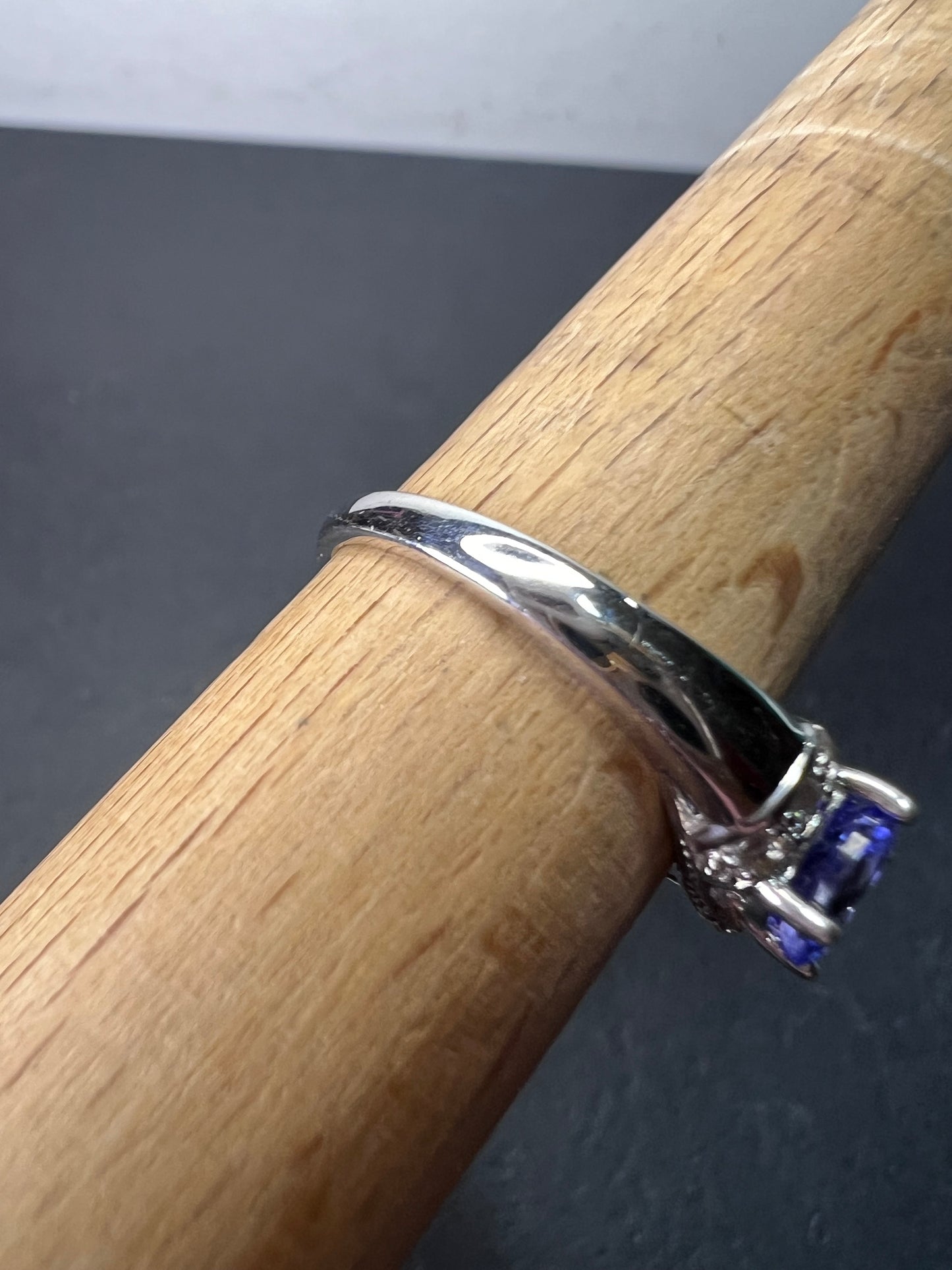 Tanzanite and white topaz sterling silver ring size 9