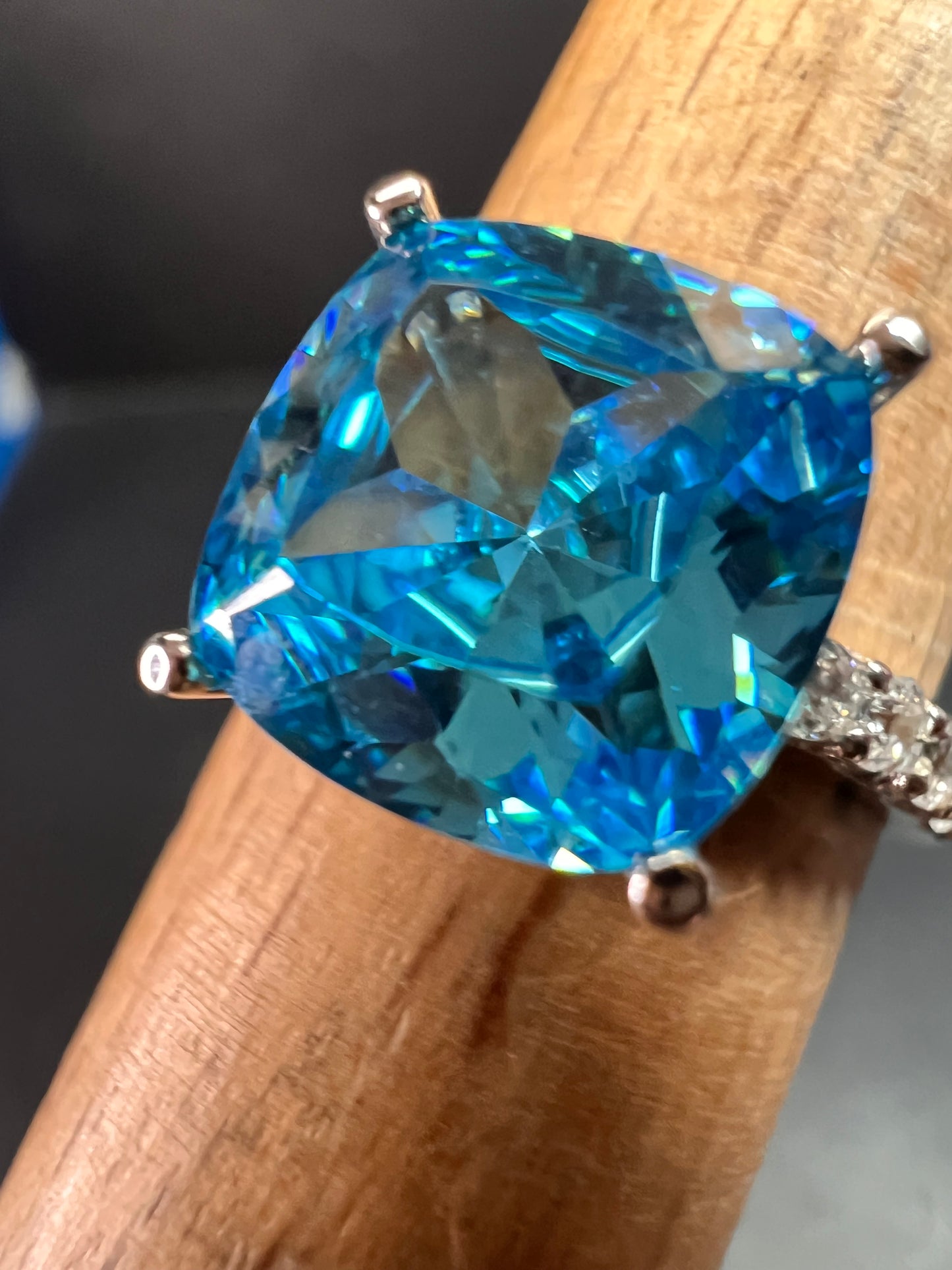 Vintage 14K White Gold Cushion Cut CZ Engagement Ring Size 7