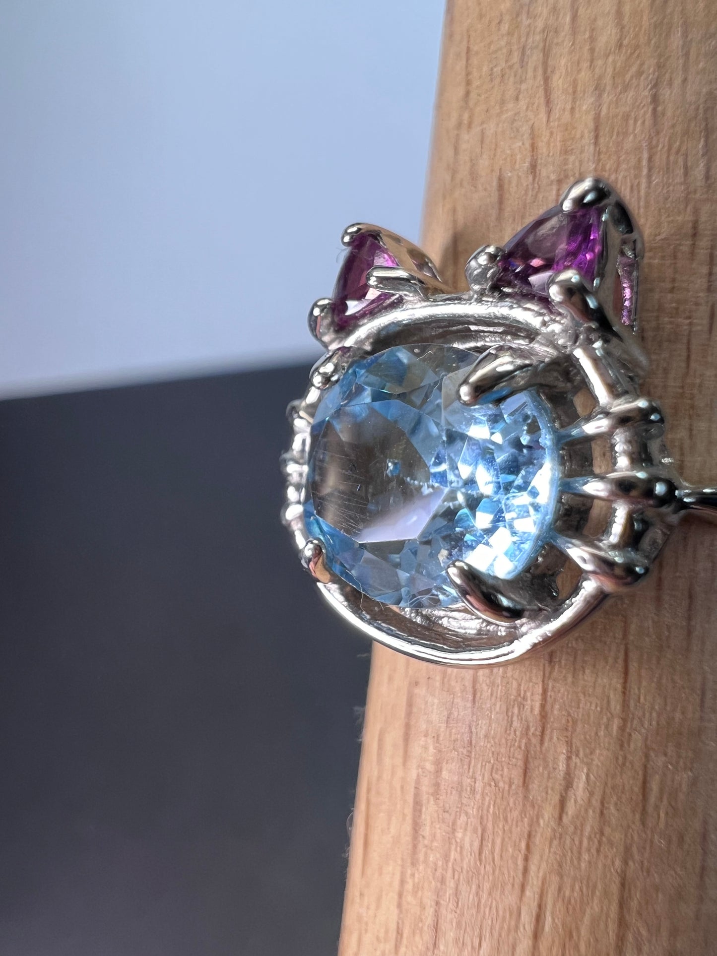 Cat face blue topaz and grape rhodolite garnet sterling silver ring size 9