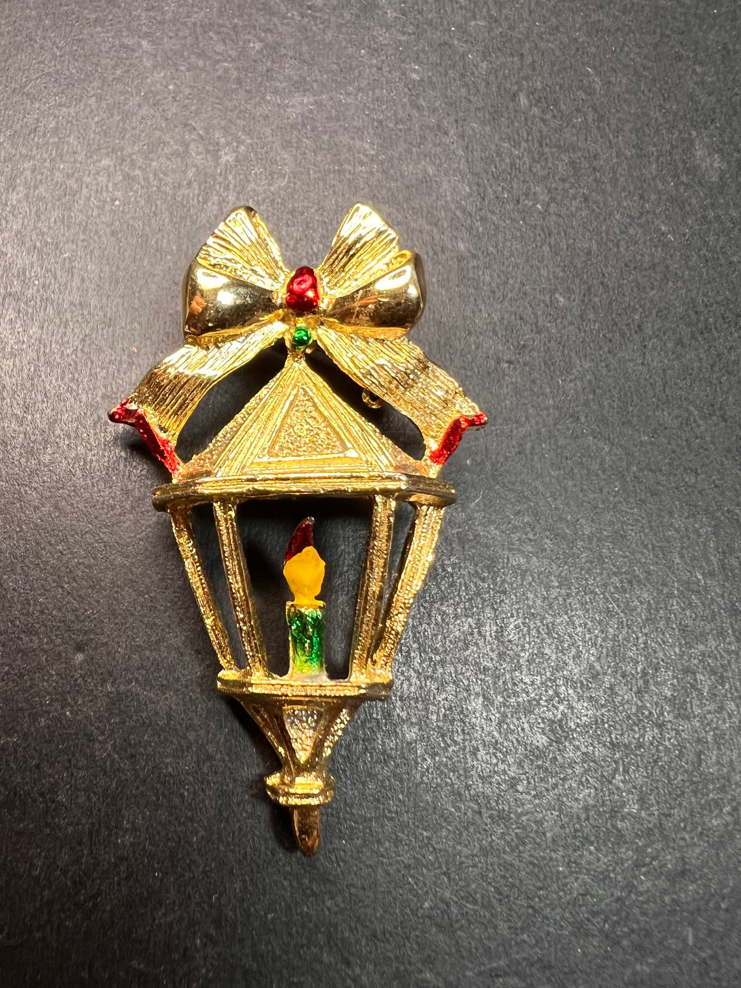 Vintage Gerry’s Christmas Lantern Bow Brooch Gold Tone Holiday Pin