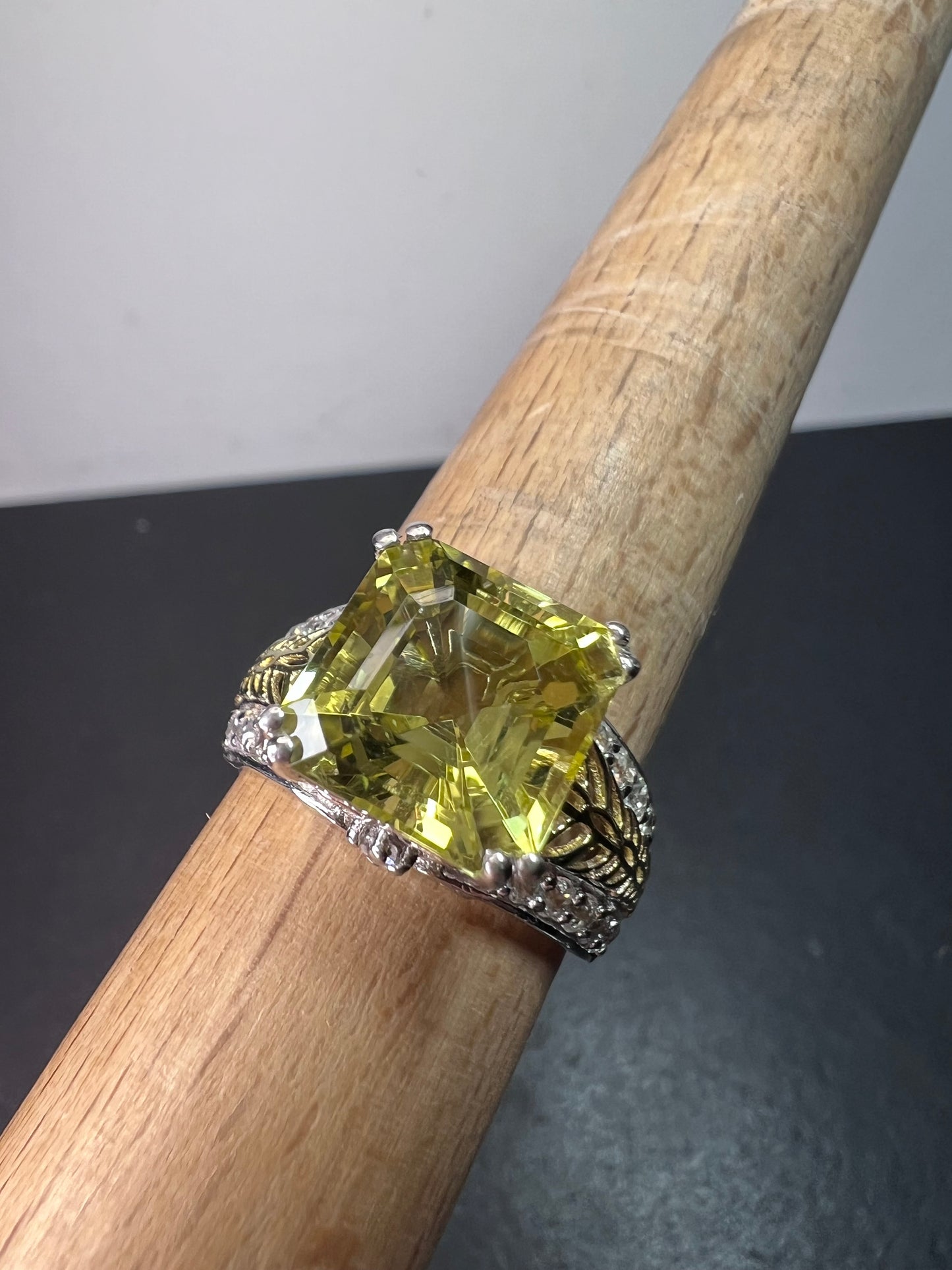 Ouro verde lemon quartz and white topaz sterling silver ring size 9