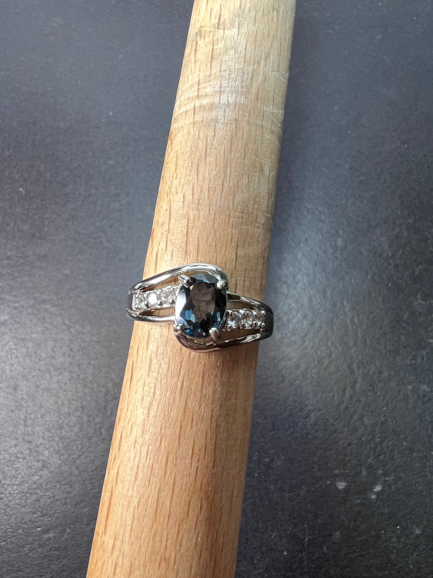 Blue spinel and white topaz sterling silver ring size 9