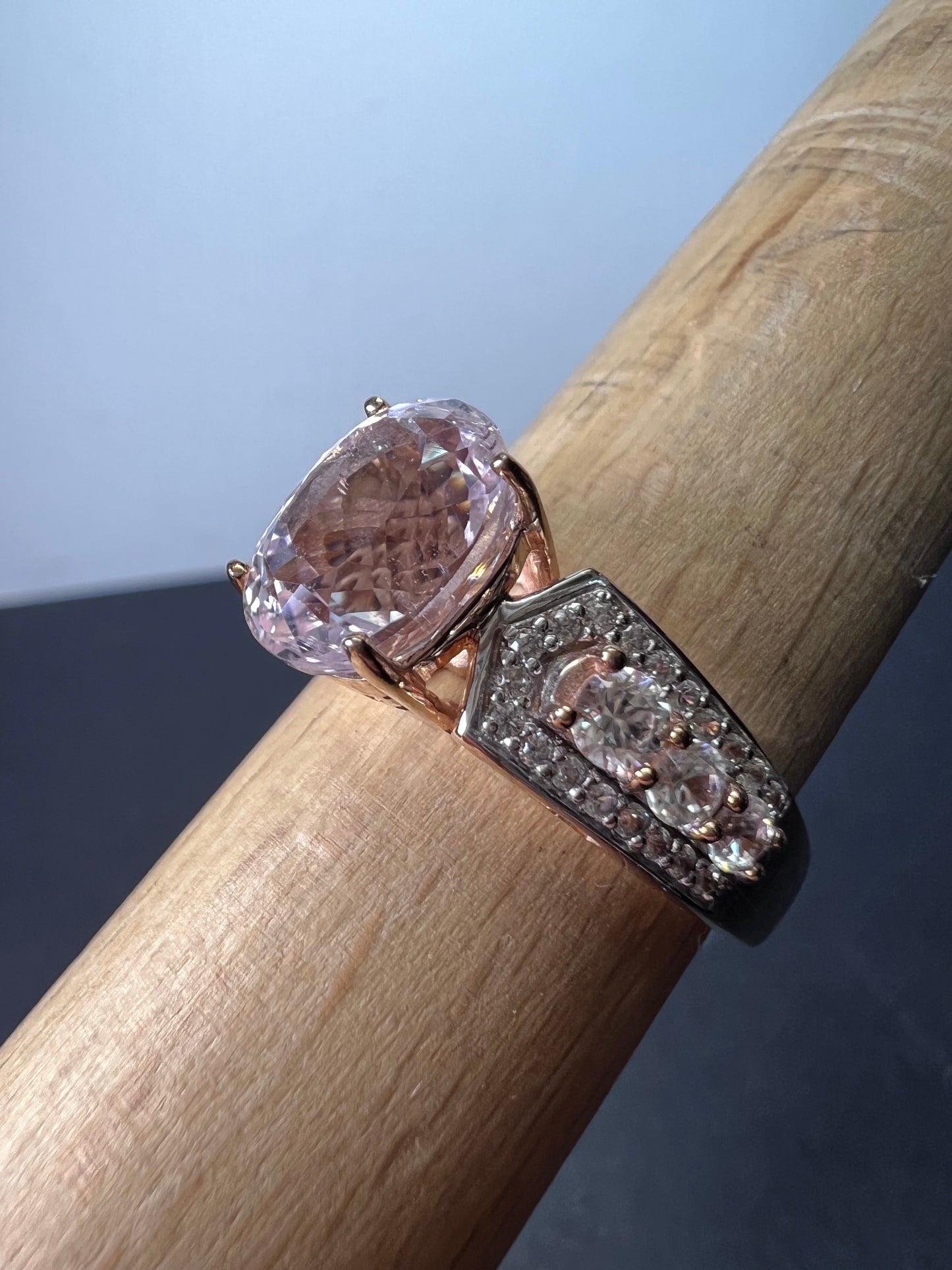 Kunzite and white topaz 18k rose gold over sterling silver ring size 9