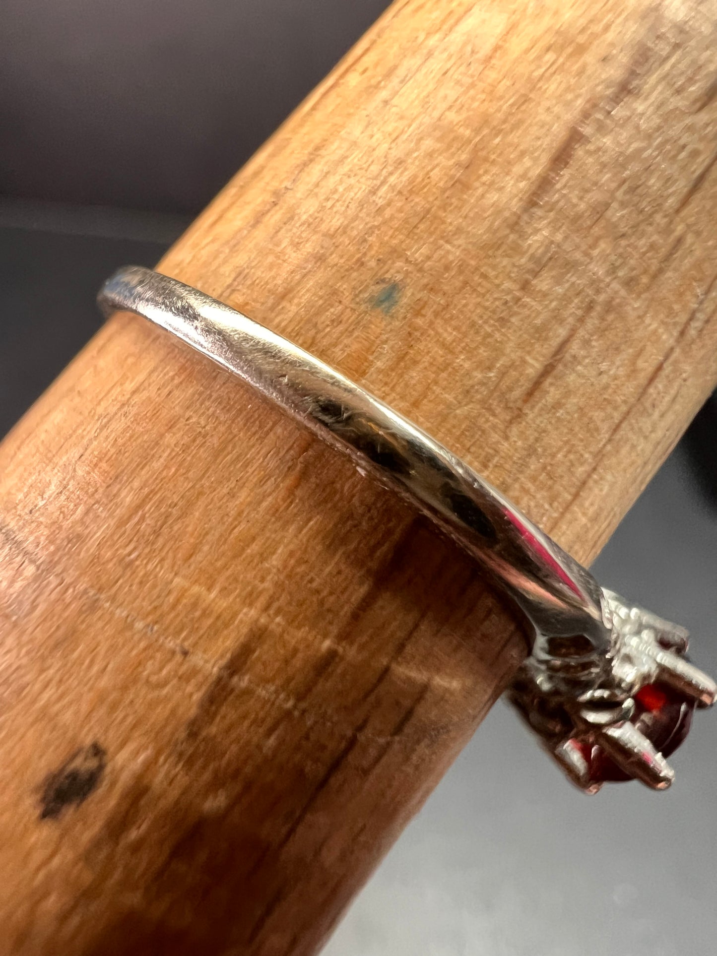 Vintage 10k White Gold Garnet Solitaire Ring – Size 6.5 – Magnolia Jewelry