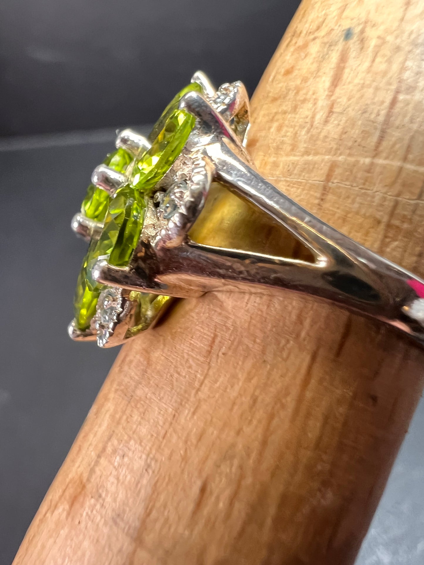 Vintage peridot and aquamarine sterling silver cluster ring size 7