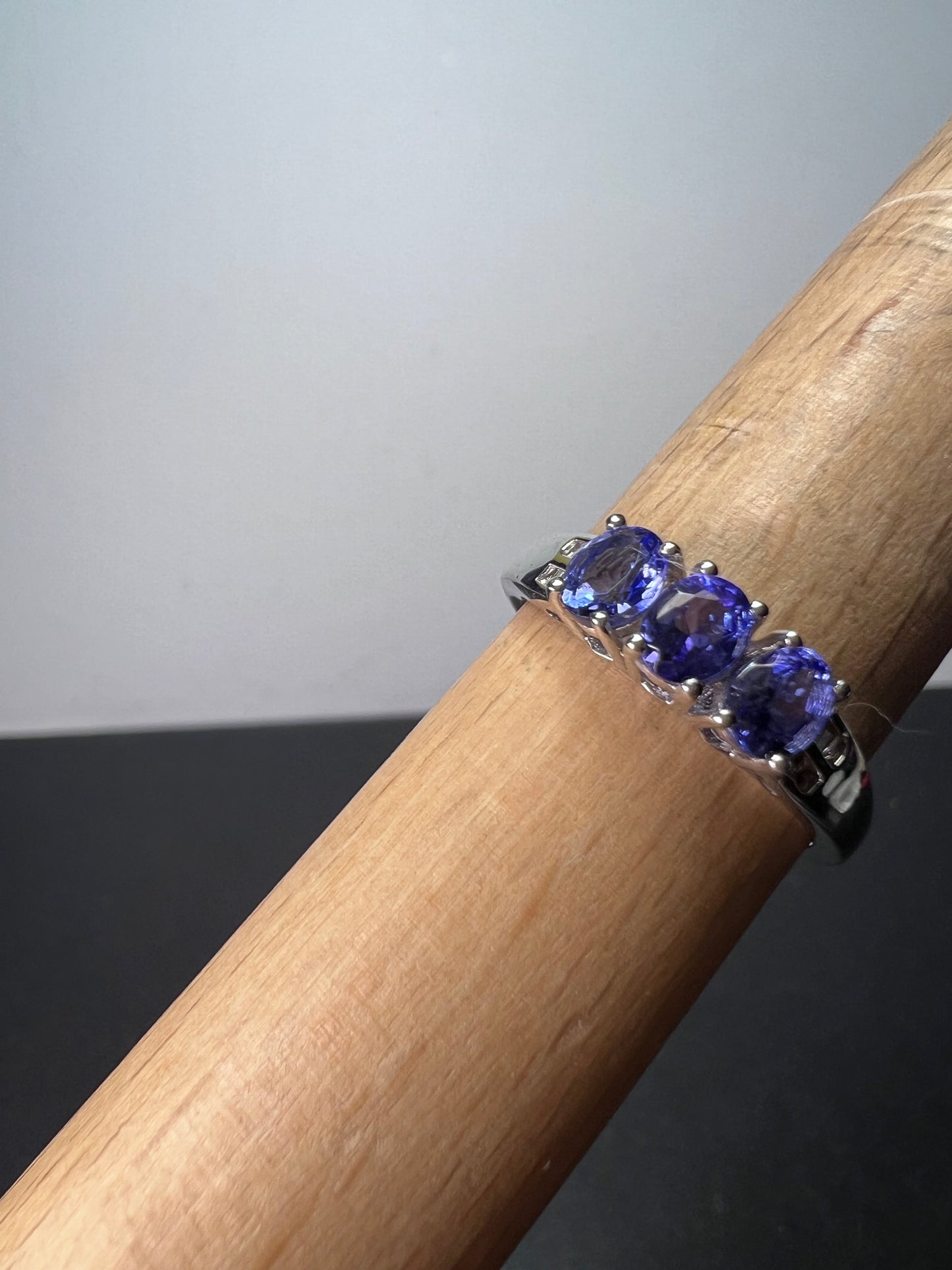 Tanzanite and diamond ring In sterling silver size 9