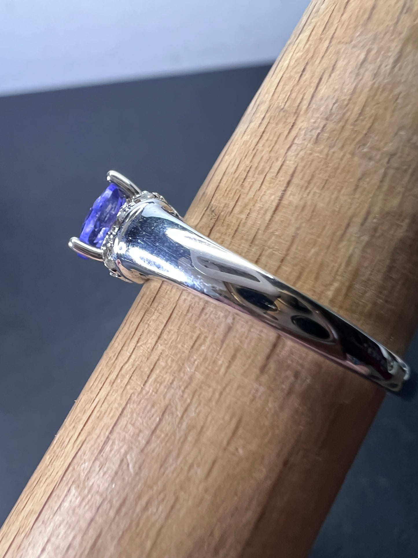 Tanzanite and white topaz sterling silver ring size 9