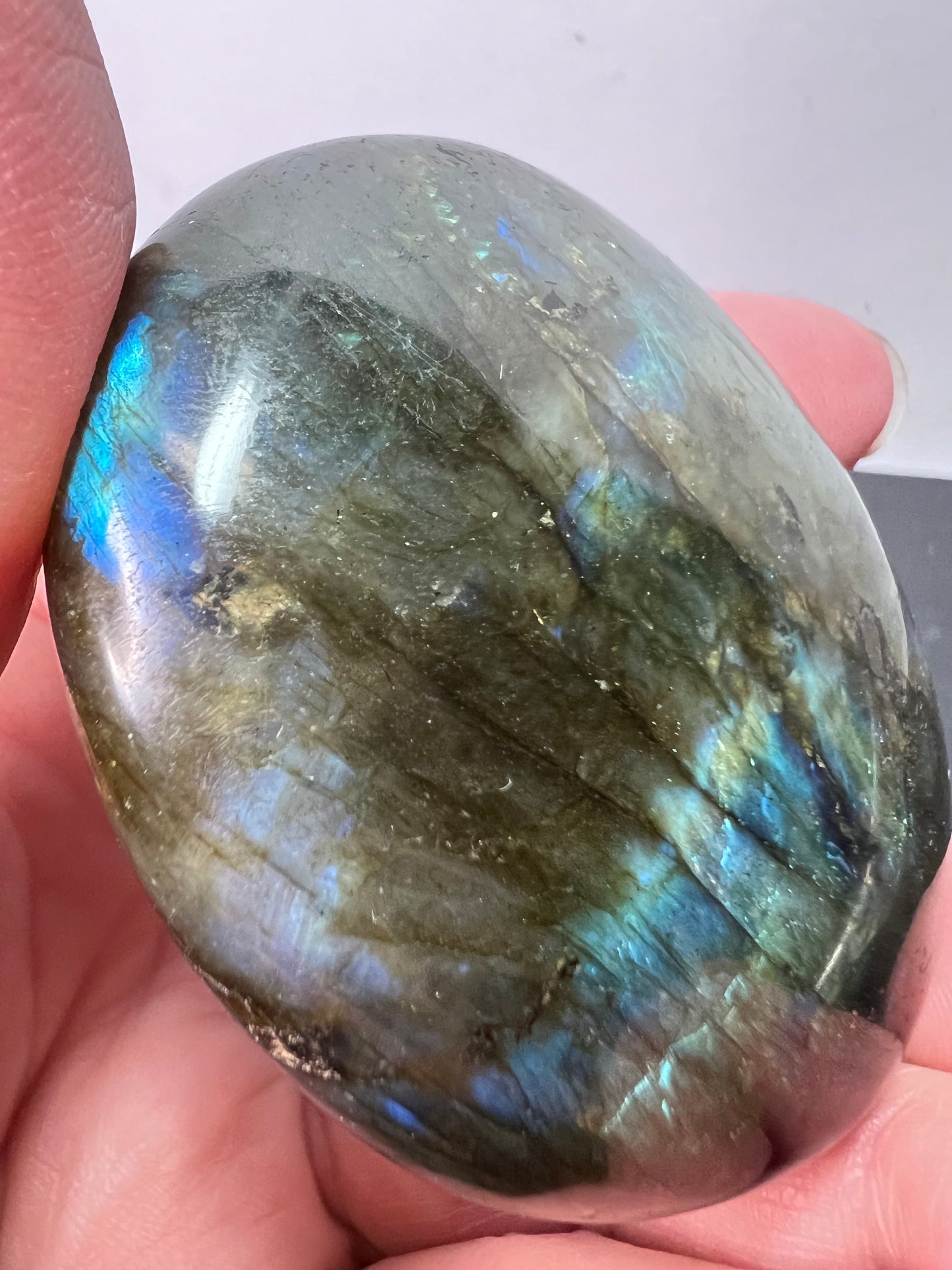 Labradorite palm stone