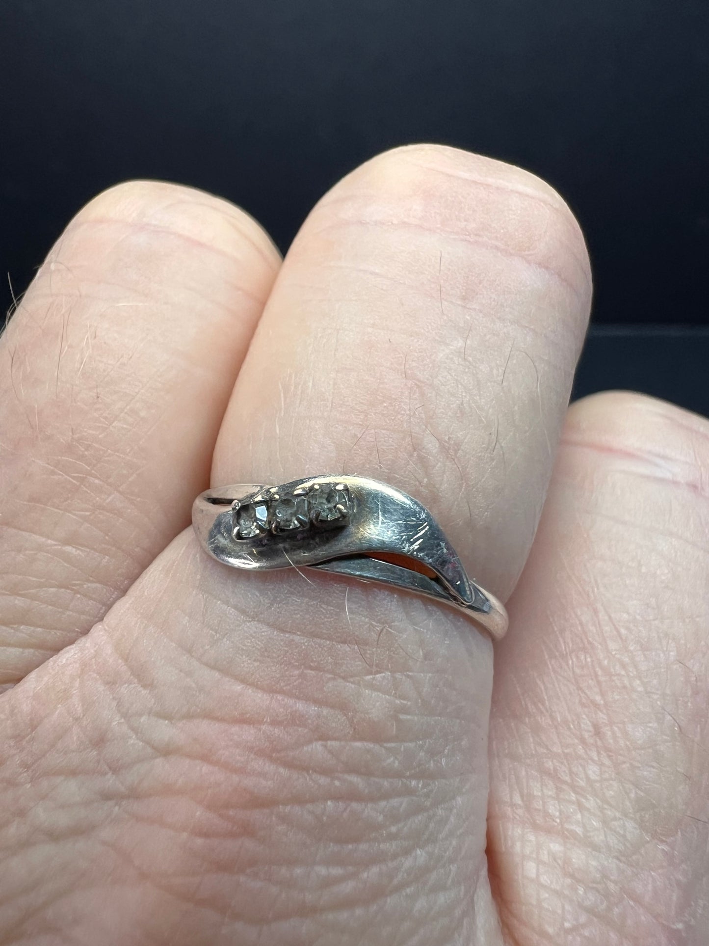 Vintage sterling silver ring with glass stones size 8