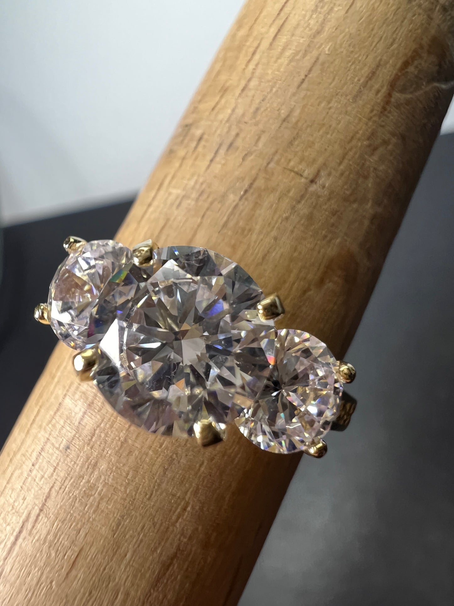 10k gold CZ past present and future ring size 9