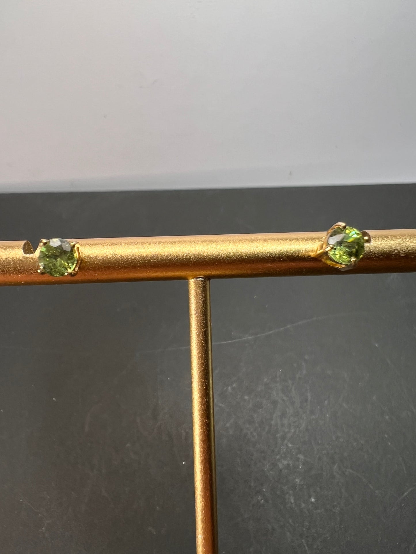 14k gold 4.5mm mint peridot stud earrings