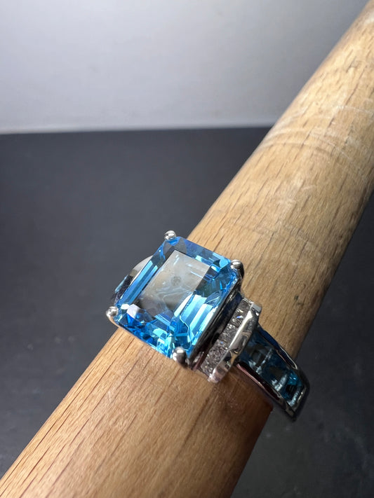 Blue and white topaz sterling silver ring size 9