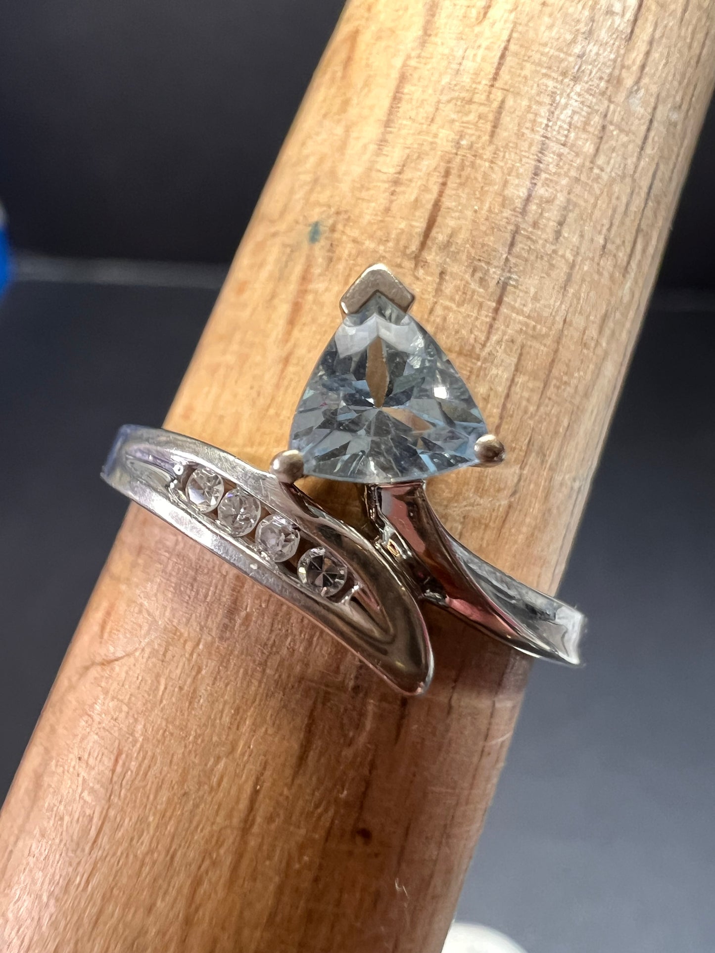 14k white gold Samuel Aaron trillion cut aquamarine and diamond ring size 6.5