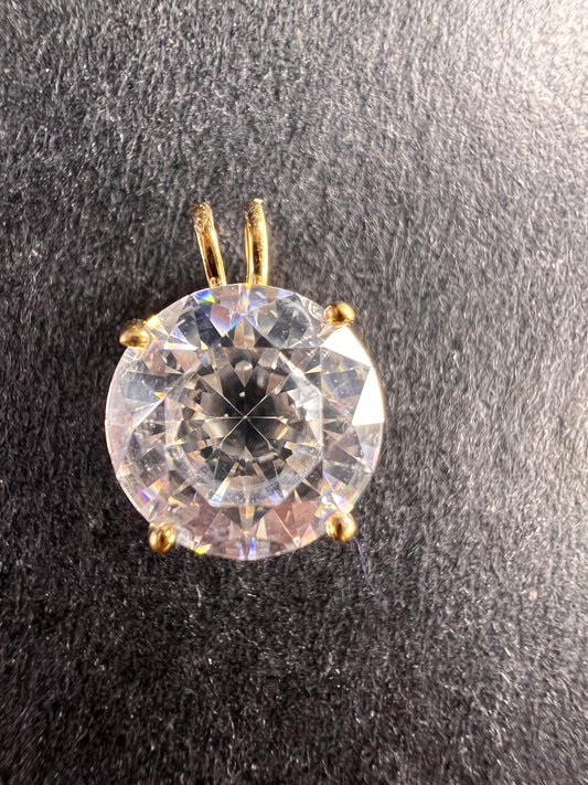 10k gold LUX 8.3mm cubic zirconia pendant