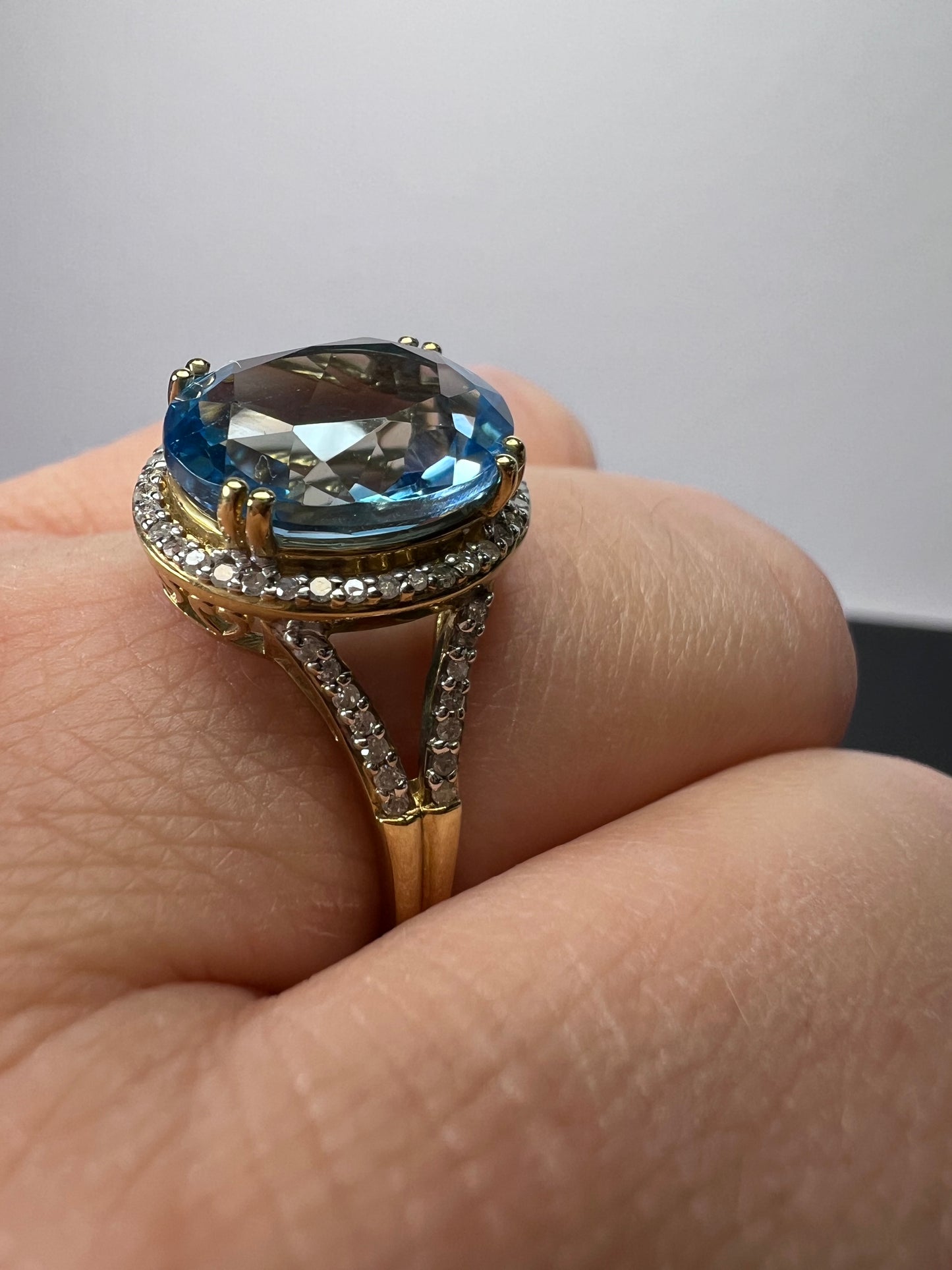 Swiss blue topaz and diamond 10k gold halo ring size 9