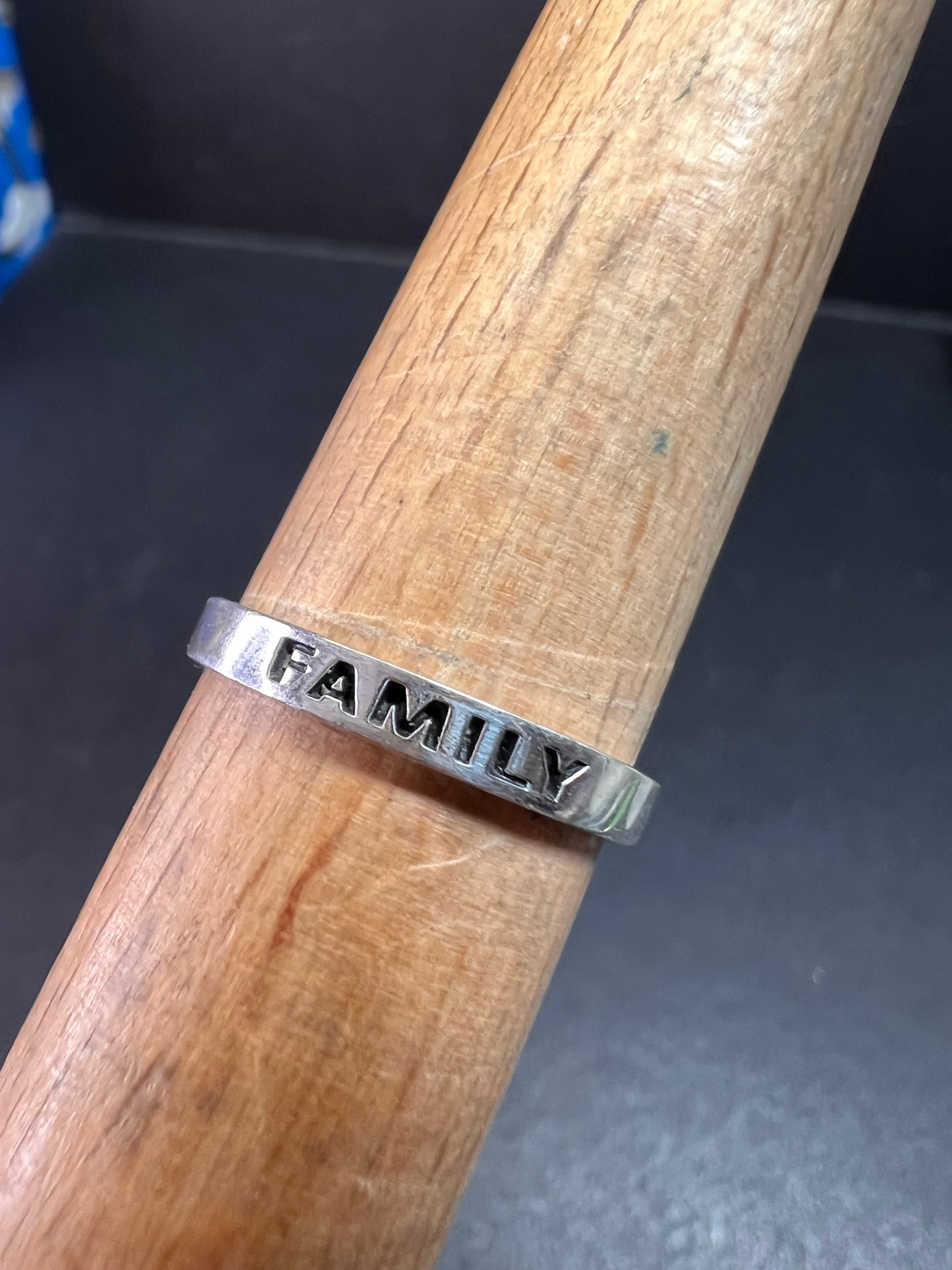 Sterling Silver FAMILY Band Ring Size 7 – Stamped 925 IBB TH