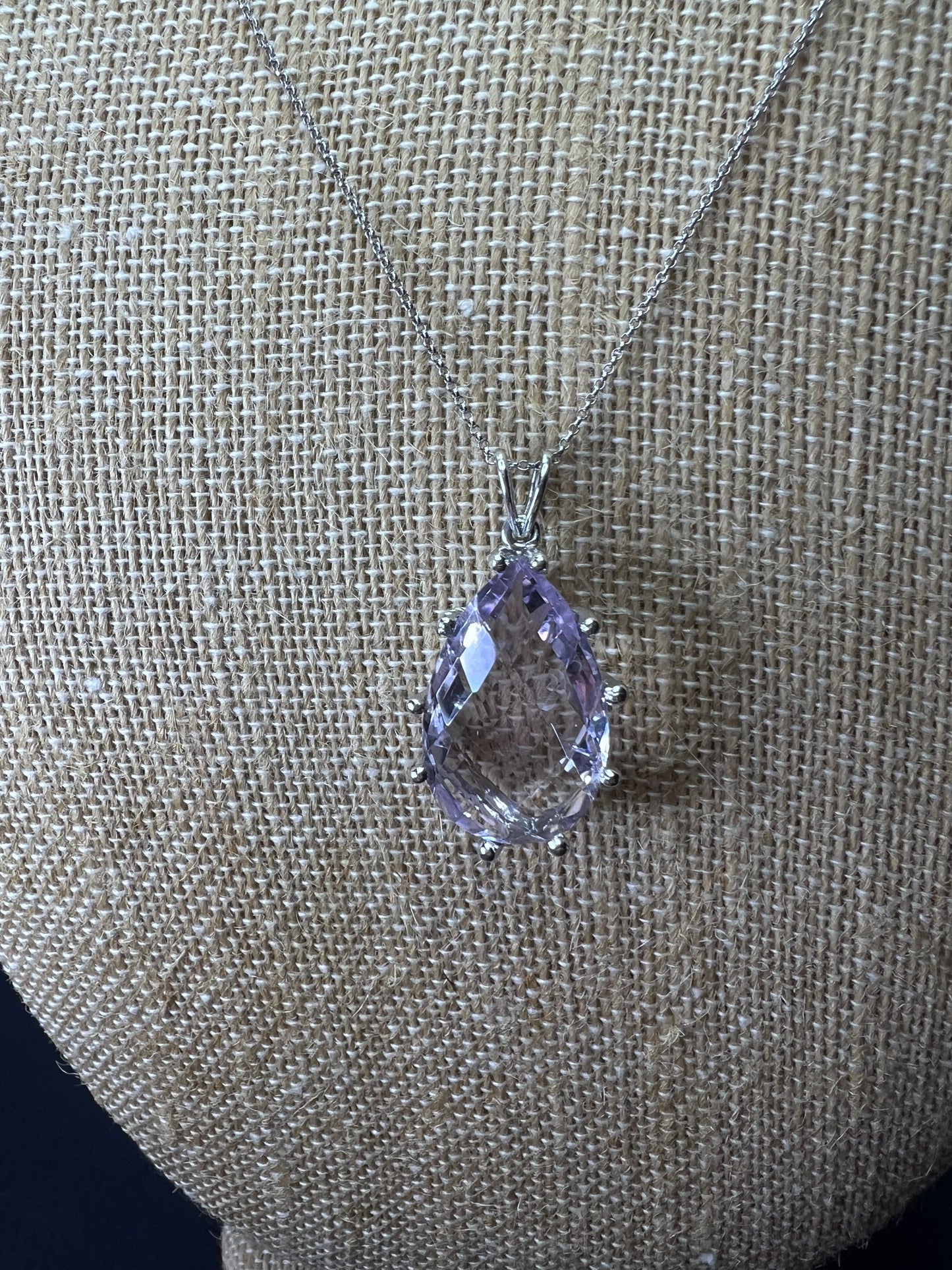 Rose de France amethyst teardrop pendant necklace in sterling silver 17.00 ctw