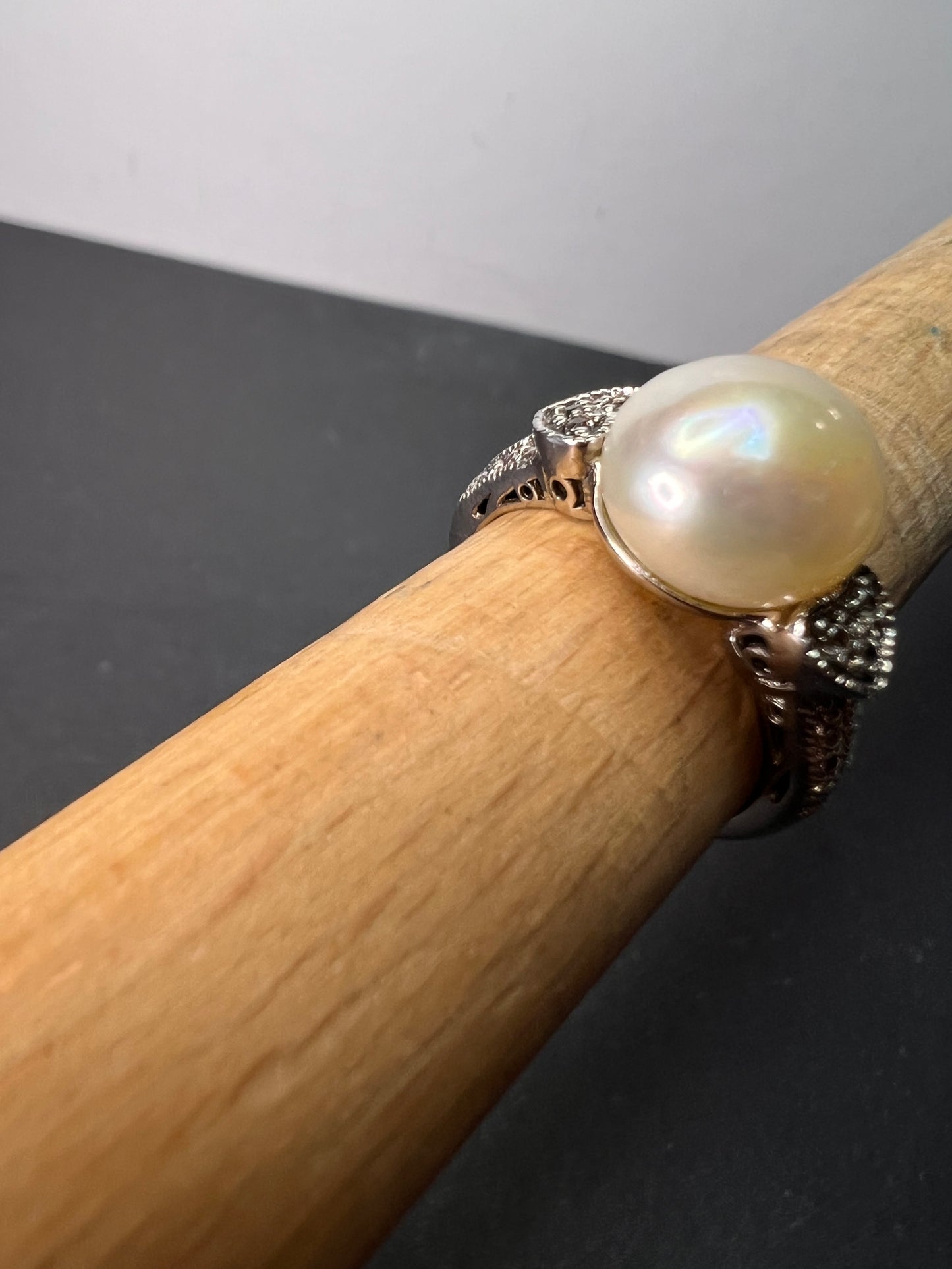 White Cultured Freshwater Pearl And White Topaz Sterling Silver Ring size 8