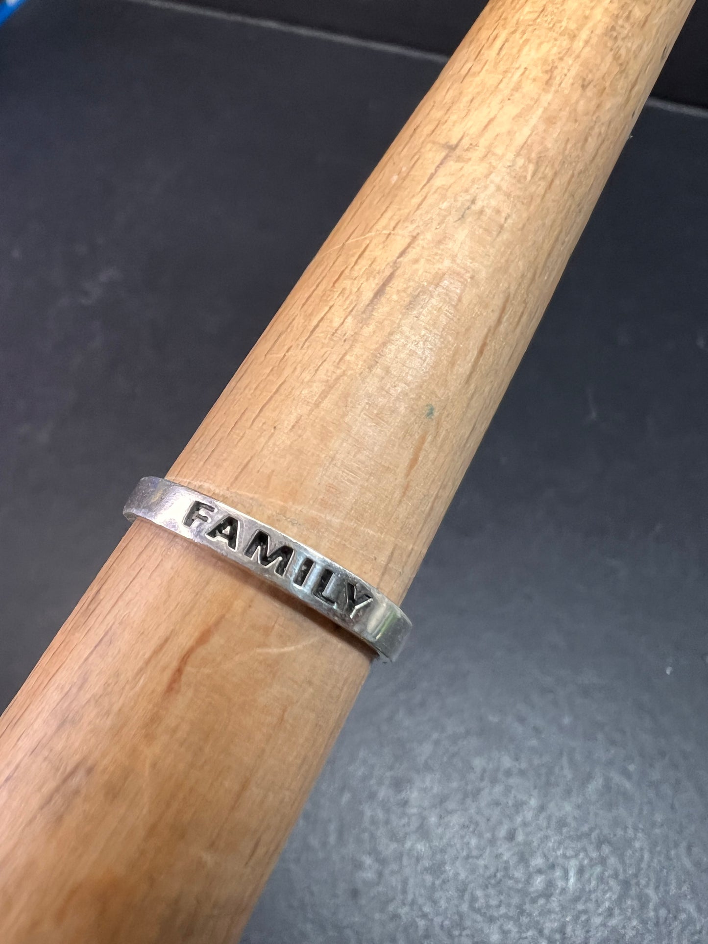 Sterling Silver FAMILY Band Ring Size 7 – Stamped 925 IBB TH