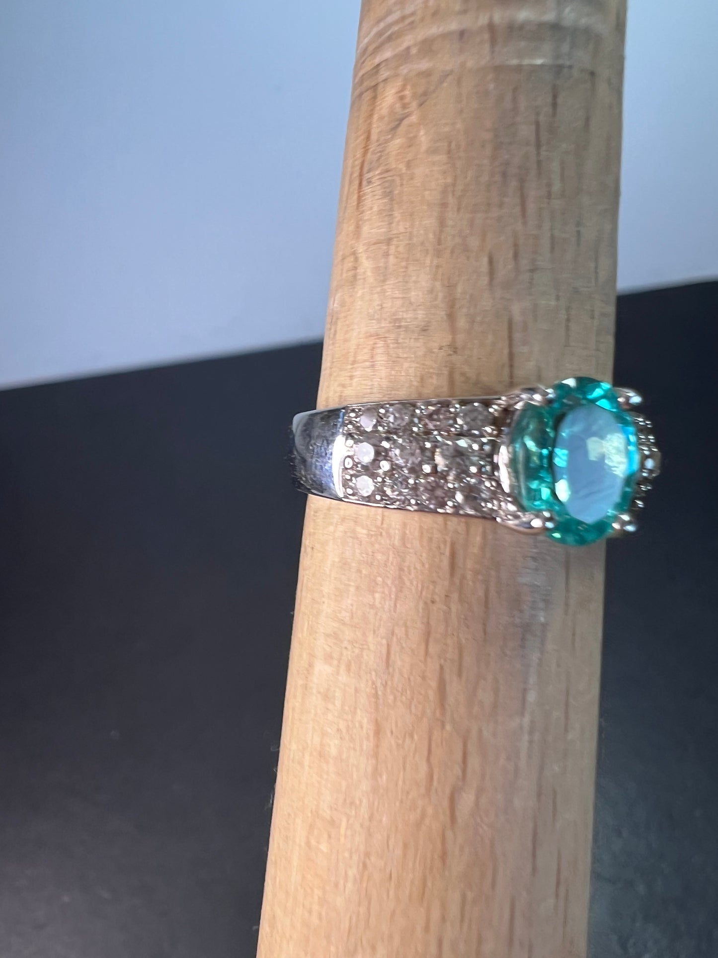 Paraiba apatite and white topaz ring size 9