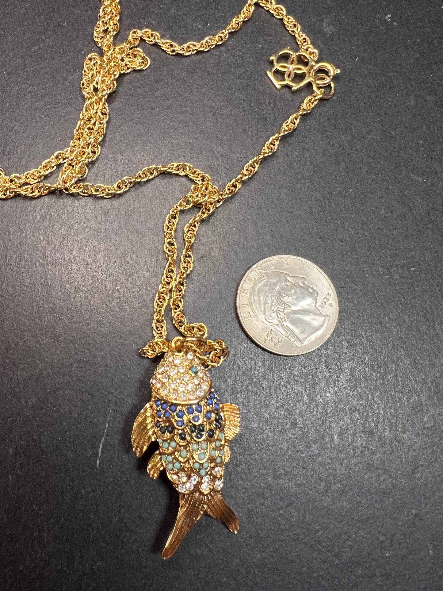 Vintage Ann Taylor gold tone fish pendant necklace