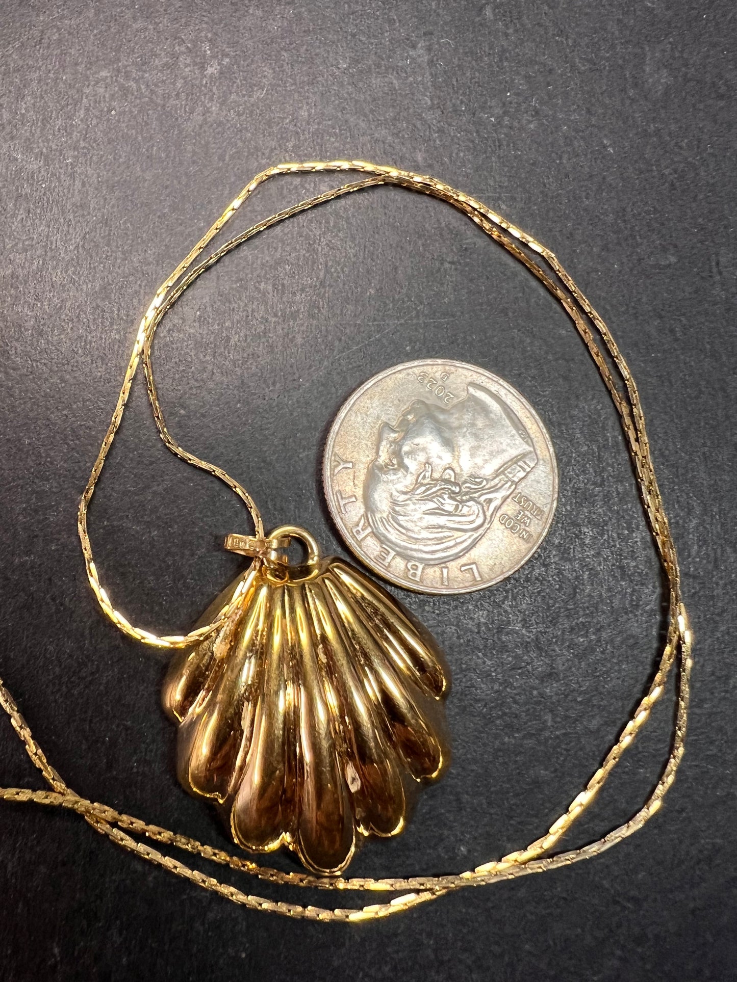 Vintage Monet Shell Pendant Necklace Gold Tone 24 Inch Coastal MCM